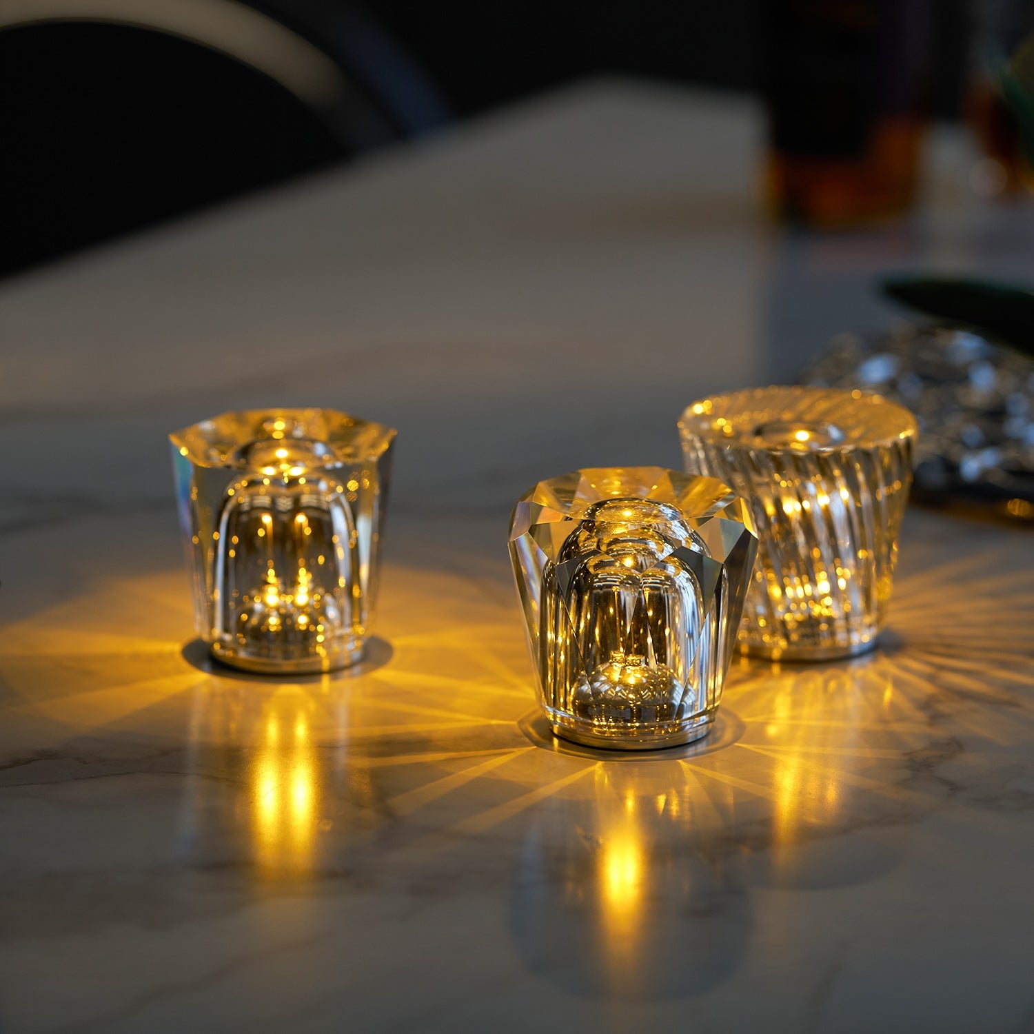 Diamant Kristal Tafellamp met Ingebouwde Accu – Draadloos & Dimbaar – Ø 8,2 cm × H 9 cm | Sansoti