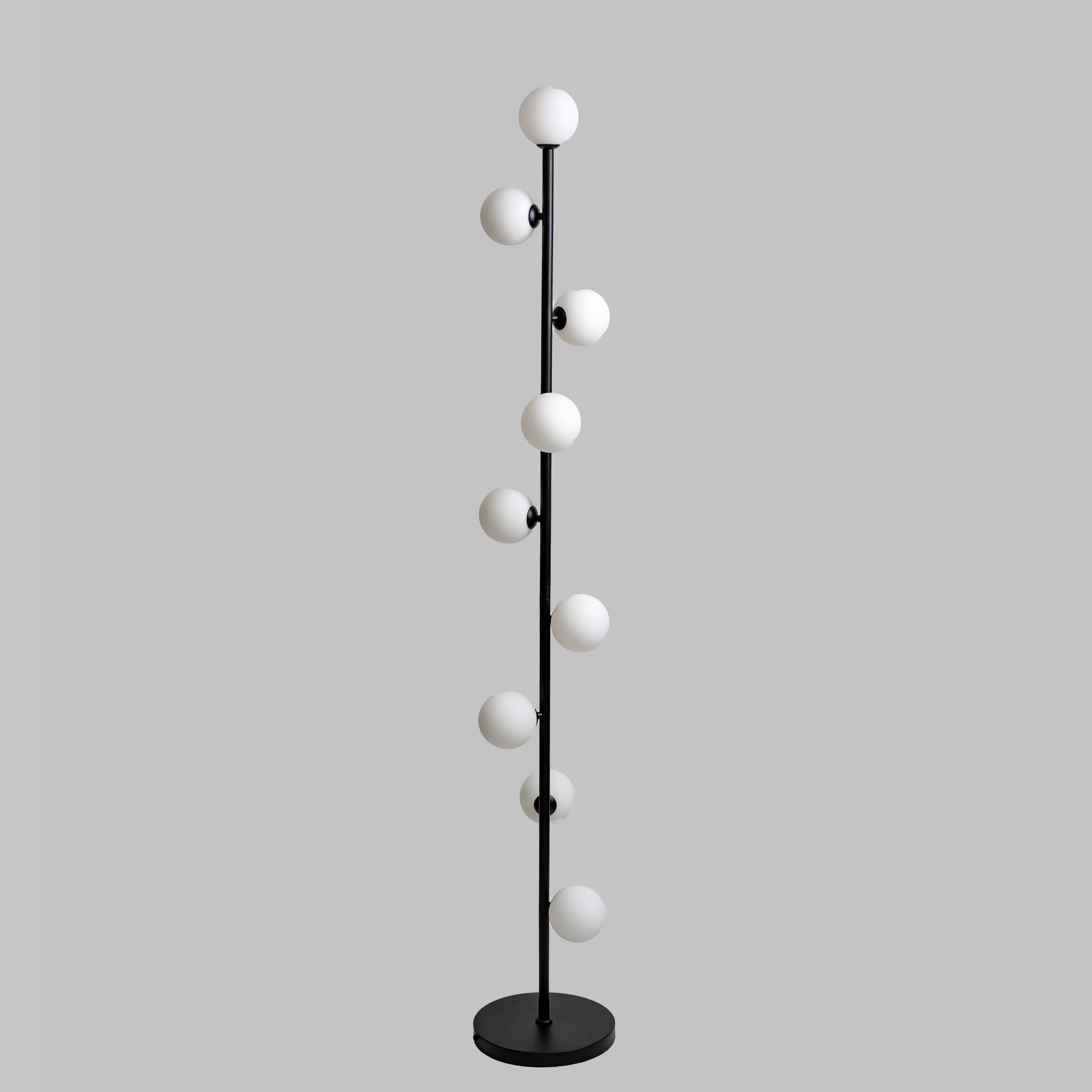 Skandinavische minimalistische Stehlampe mit Glaskugeln und warmem Licht | Restfield