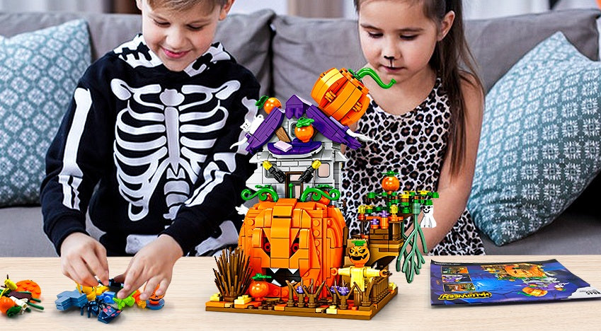 Building Blocks Haunted House Multicolor ABS Building Kit House 687-762 Pieces Halloween Decoration Toy | Sansoti