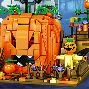 Building Blocks Haunted House Multicolor ABS Building Kit House 687-762 Pieces Halloween Decoration Toy | Sansoti