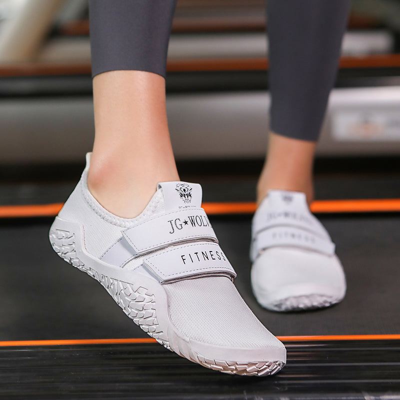 Flat Training Shoes for Squats and Weightlifting with Stable Sole, Non-Slip Grip, and Optimal Foot Stability | Sansoti