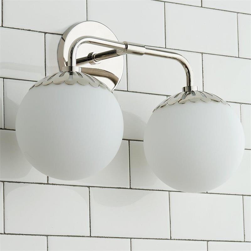 Art Deco Wandlampe mit Blumenkuppel und Glaskugel – Design Wandbeleuchtung in Messing, Schwarz oder Nickel für Wohnzimmer und Badezimmer | Restfield