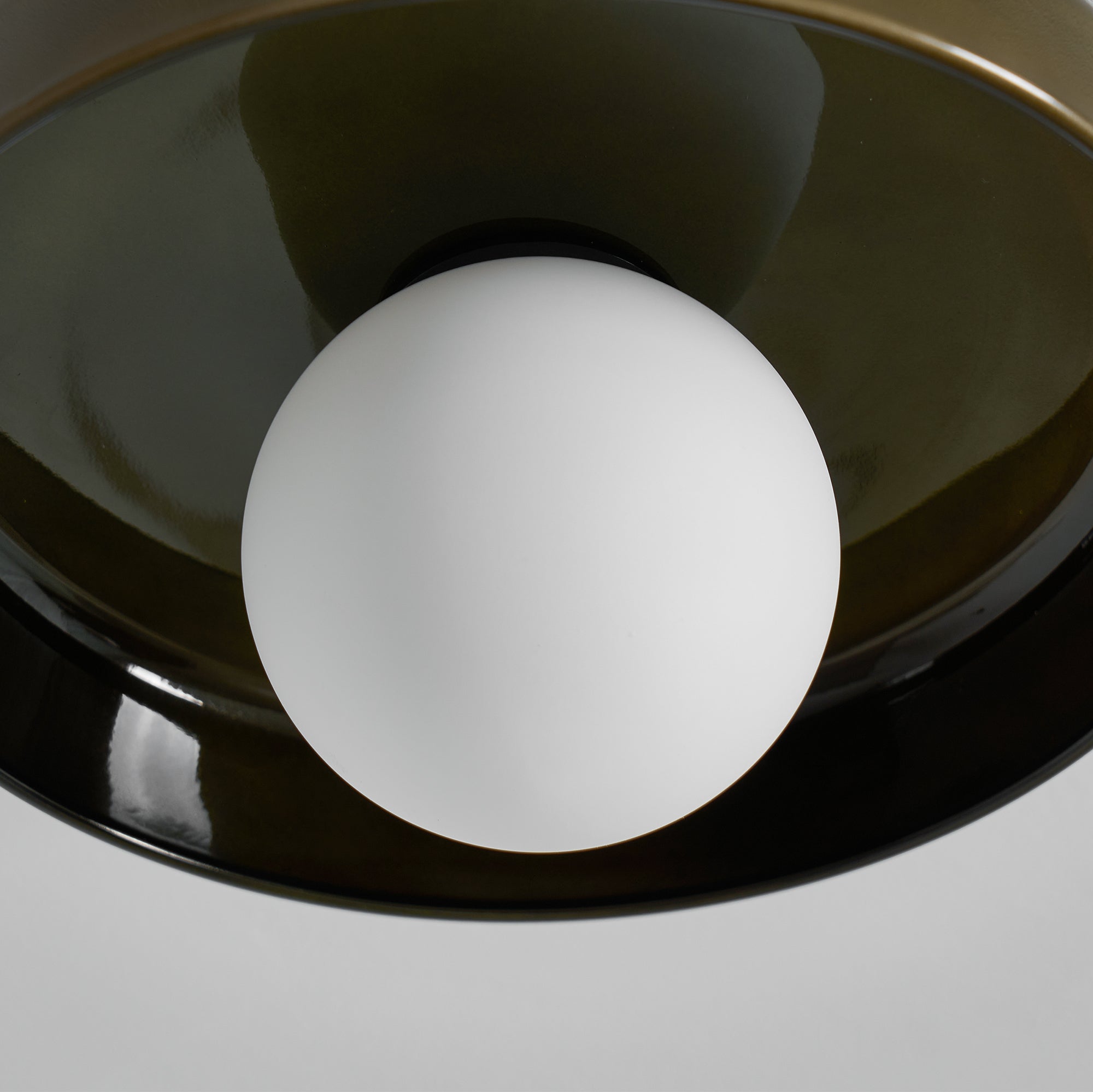 Disc Orb Plafondlamp – Moderne Glazen Lampenkap Rond Scandinavisch Design Messing Basis 3 Lichtpunten Warm Licht Woonkamer Slaapkamer Eetkamer | Sansoti