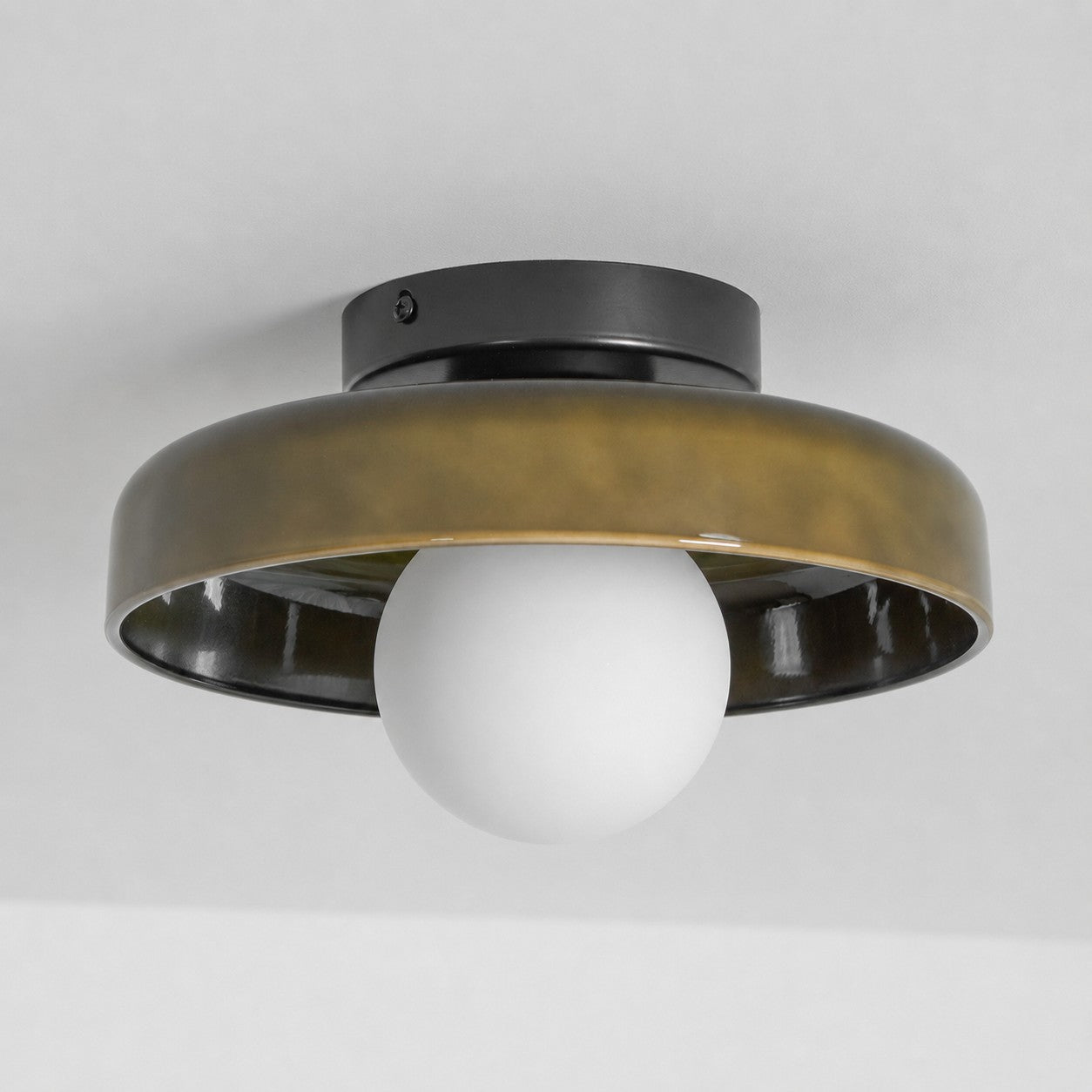 Disc Orb Plafondlamp – Moderne Glazen Lampenkap Rond Scandinavisch Design Messing Basis 3 Lichtpunten Warm Licht Woonkamer Slaapkamer Eetkamer | Sansoti