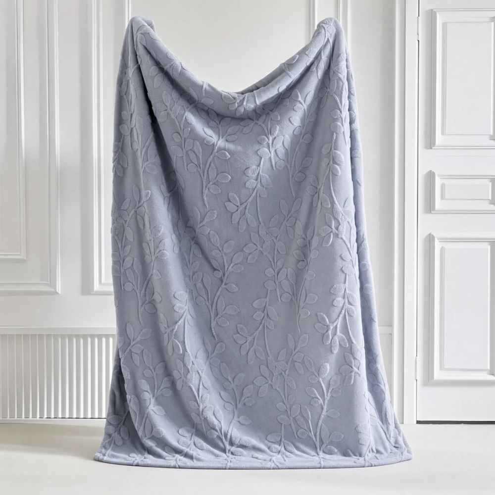 Reversible Throw with Leaf Pattern - Soft Sherpa Fleece Blanket - Warm Decorative Bedding for the Sofa | Sansoti
