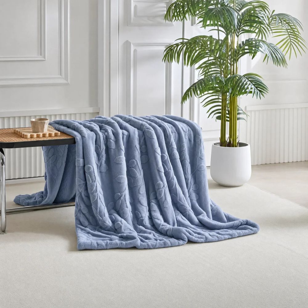 Reversible Throw with Leaf Pattern - Soft Sherpa Fleece Blanket - Warm Decorative Bedding for the Sofa | Sansoti