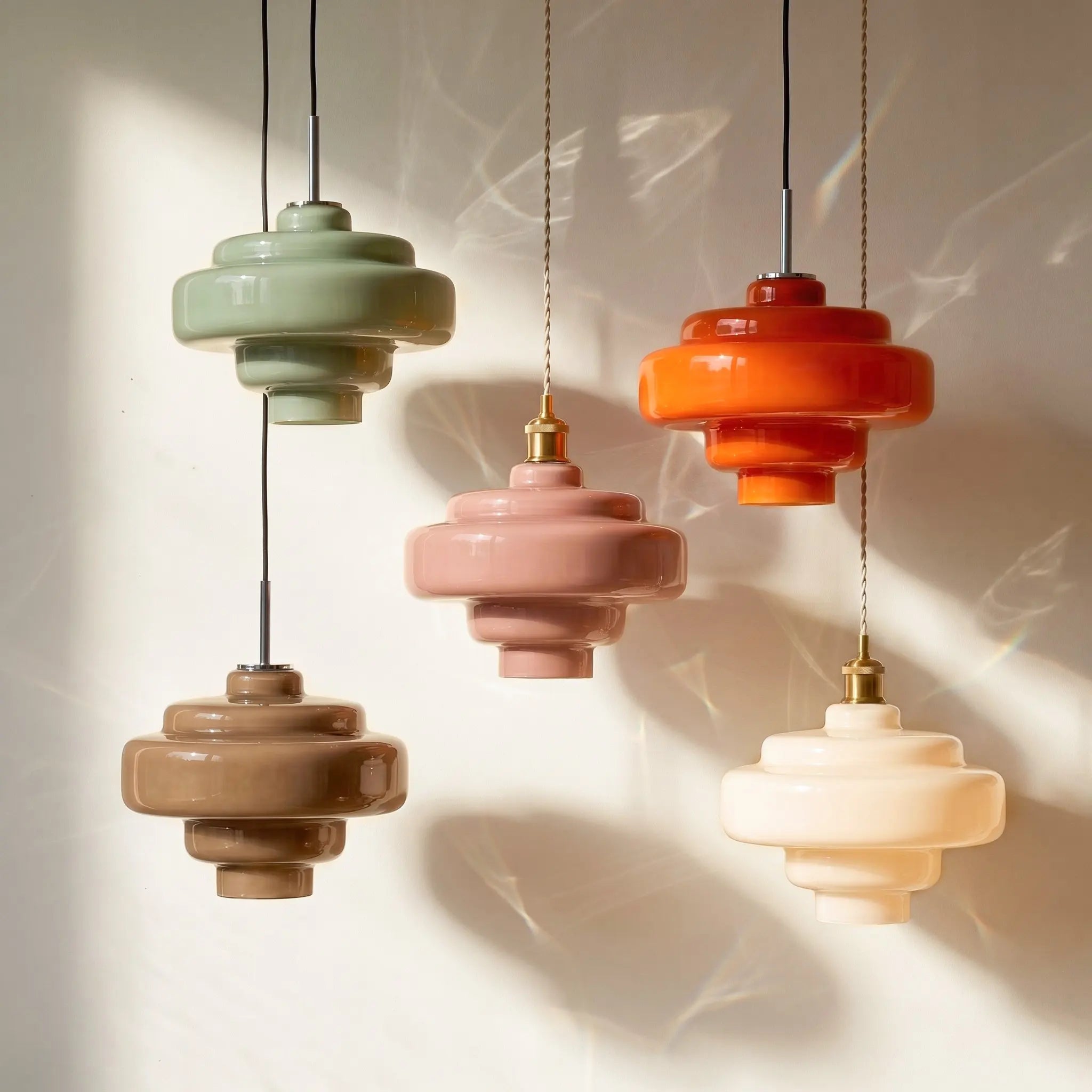 Gelaagde Glazen Hanglamp – Modern Design met Glanzende Afwerking – Groen, Amber, Rookgrijs, Roze | Sansoti