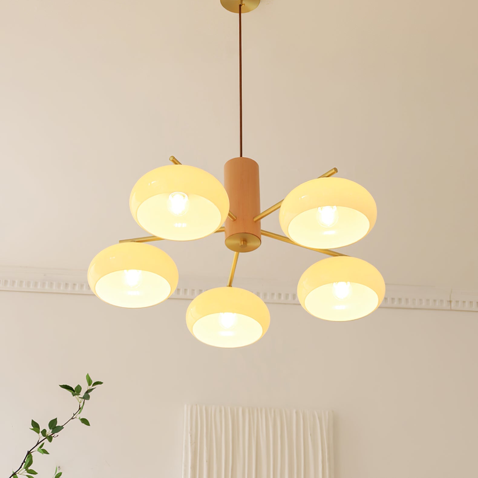 Ovale Design Kroonluchter Met Glazen Kappen En Messing Details Voor Woonkamer En Eetkamer | Sansoti