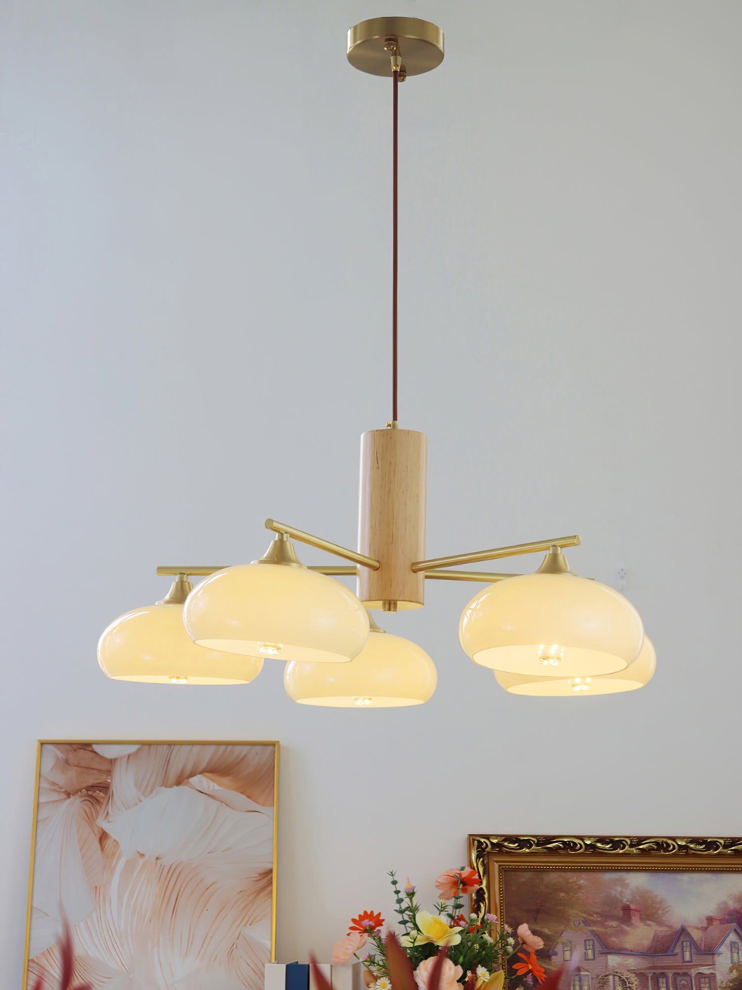 Ovale Design Kroonluchter Met Glazen Kappen En Messing Details Voor Woonkamer En Eetkamer | Sansoti