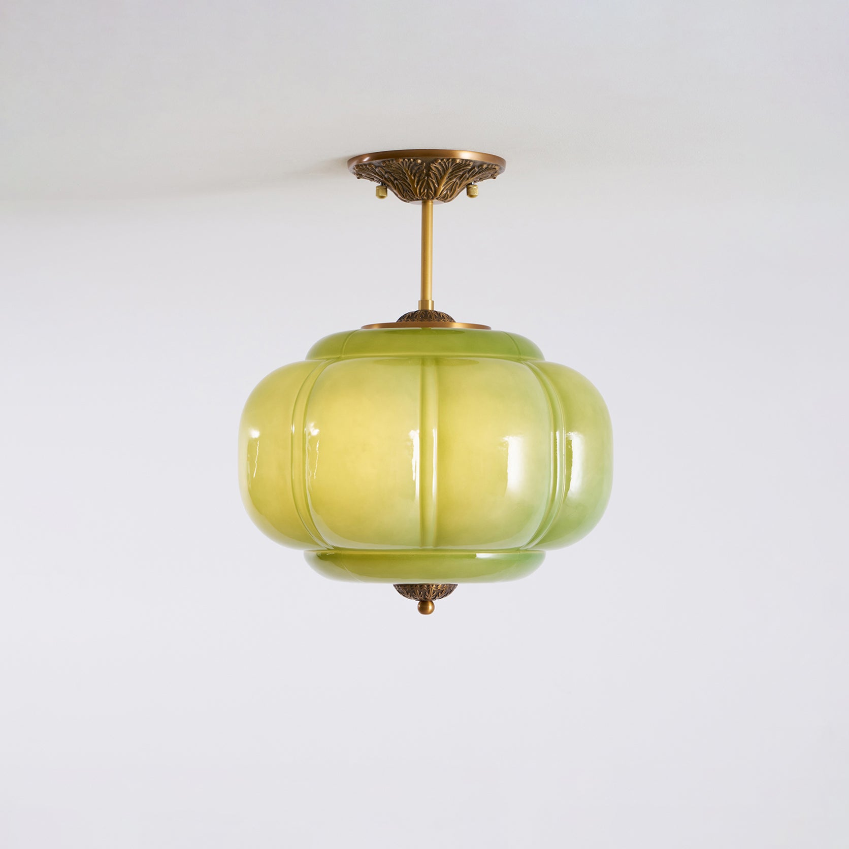 Plafonnier design vintage en verre – éclairage de plafond élégant avec détails métalliques | Restfield