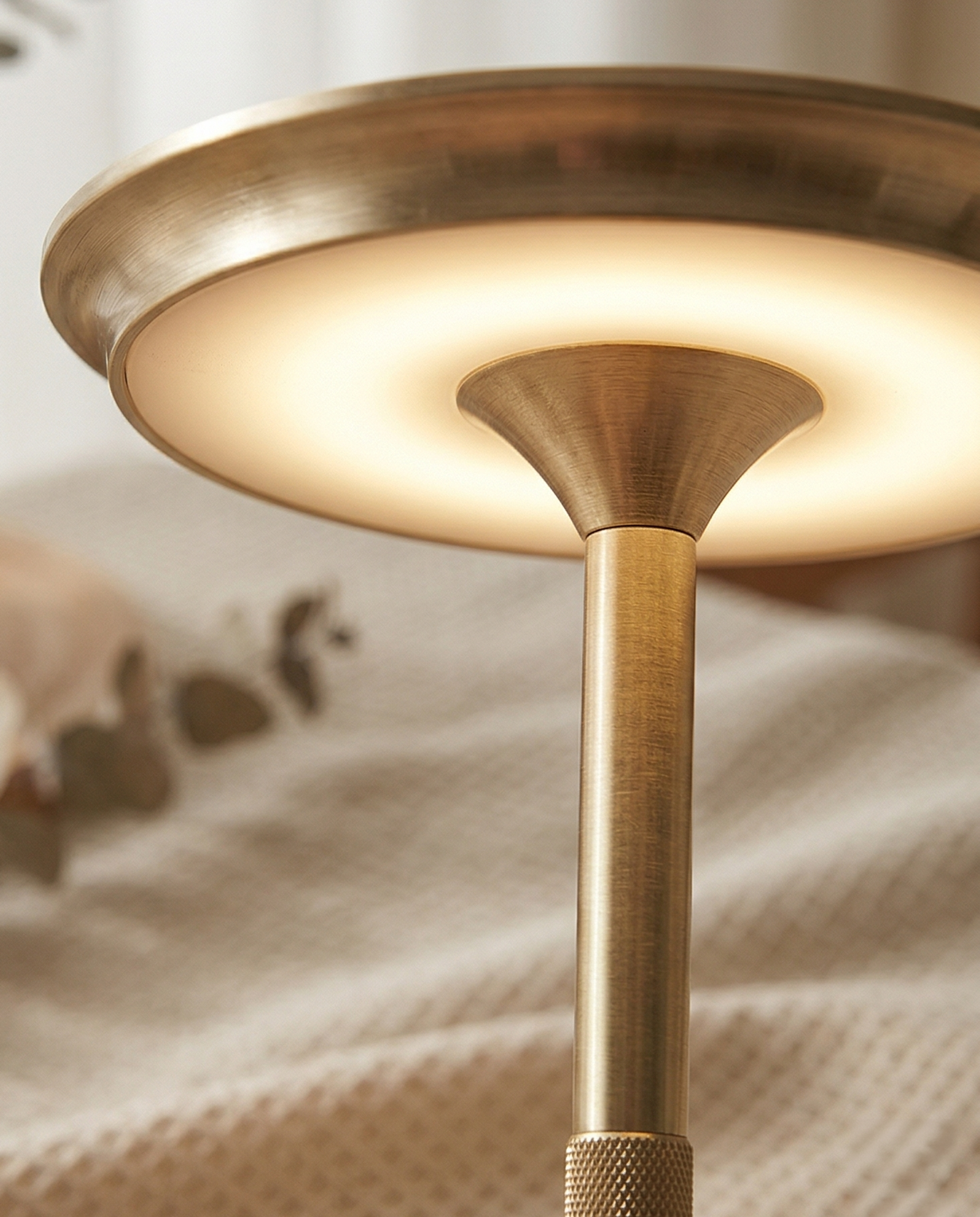 Oplaadbare LED Tafellamp met Dimfunctie Cilindervorm Metaal Draadloze Sfeerlamp | Sansoti