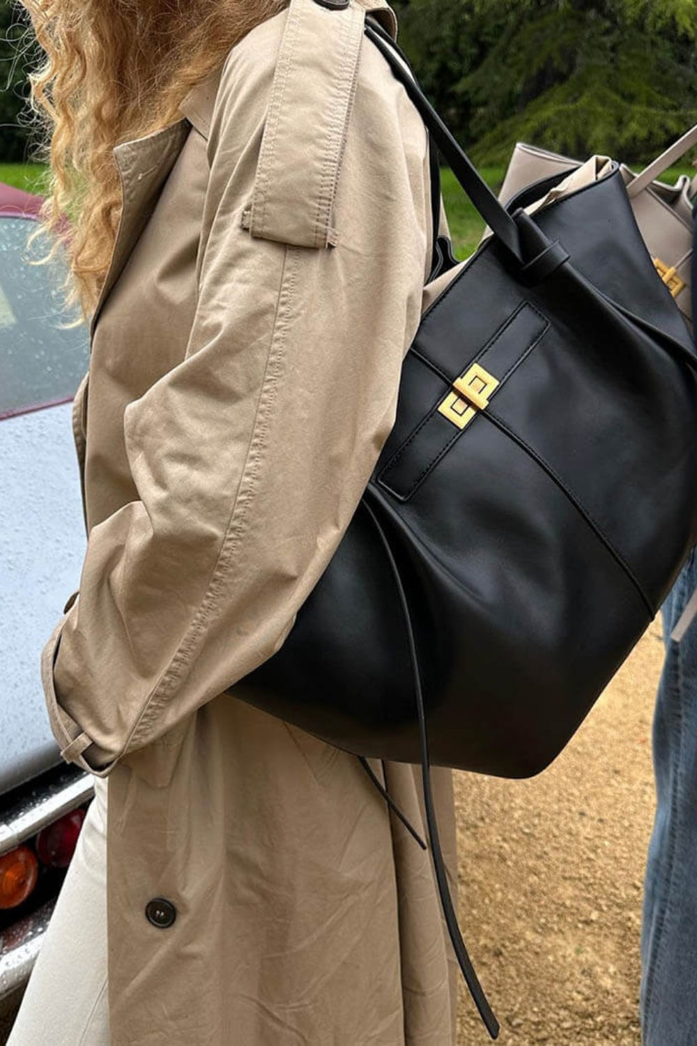 Ruime Shopper Tas met Metalen Sluiting en Comfortabele Schouderhengsels voor Dagelijks Gebruik en Boodschappen | Sansoti