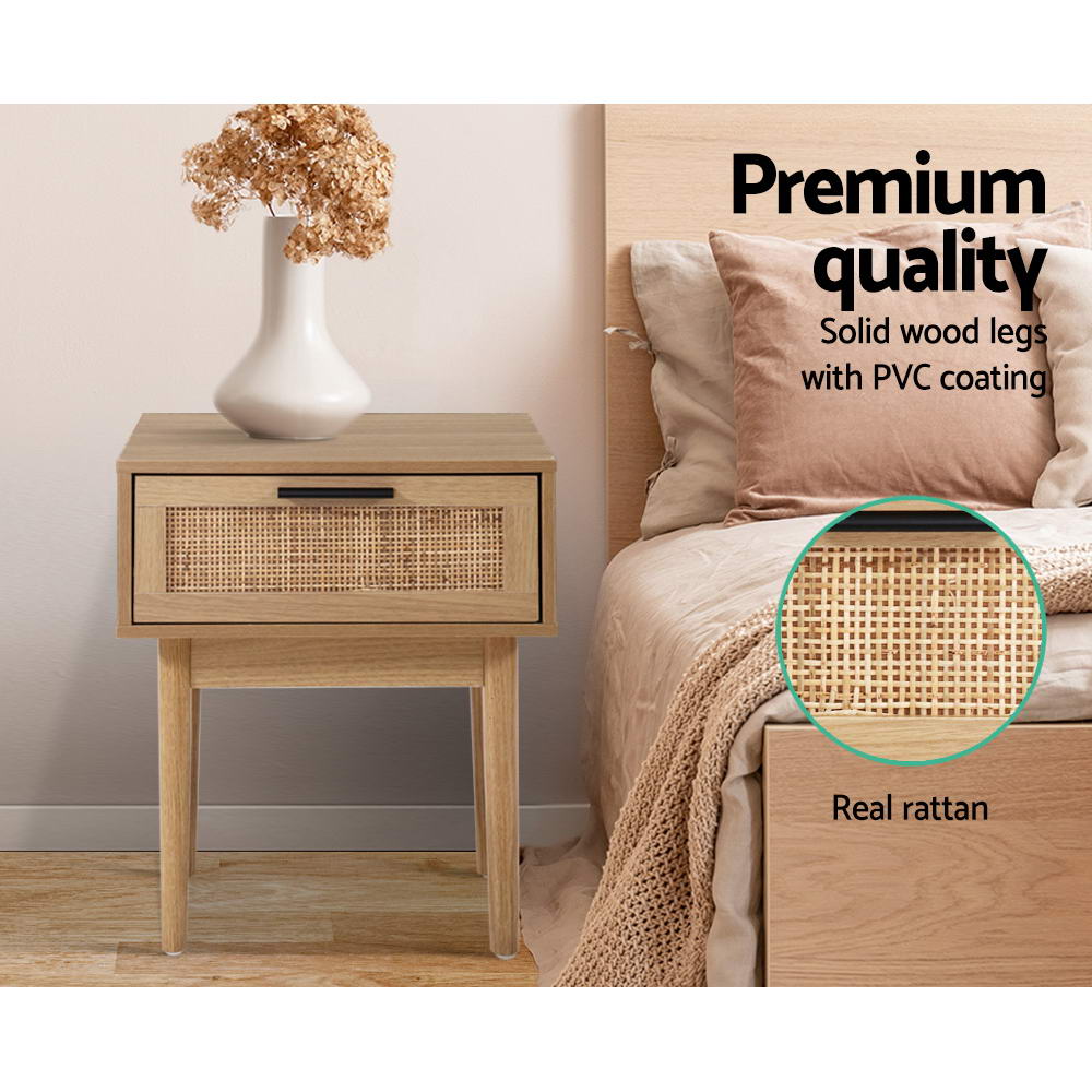 Nachttisch mit Rattanschublade und Holzbeinen – Kompaktes Boho-Design 40 cm | Restfield