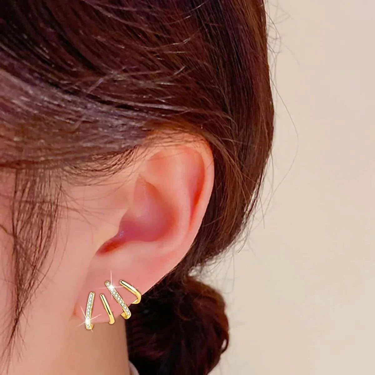 Elegant Earrings with Four Claw Design Gold Silver | Sansoti
