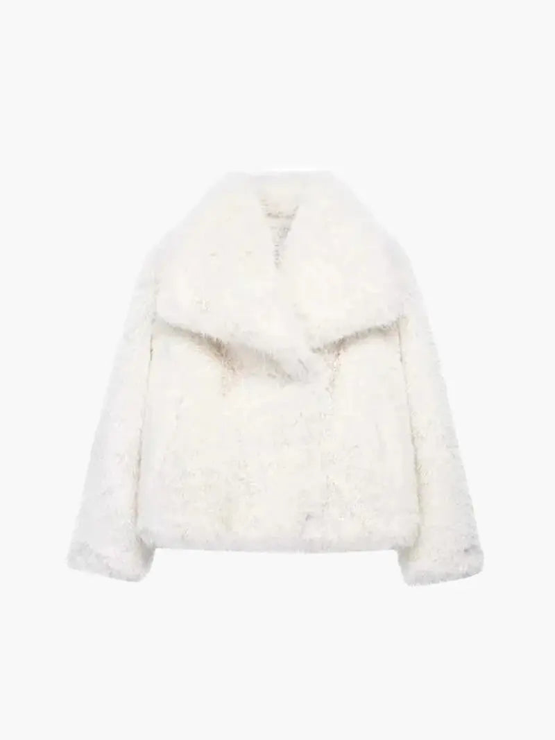 Wintermantel aus Kunstpelz mit breitem Revers - Warmer langer Damenmantel, elegant, Wintermode für draußen | Sansoti