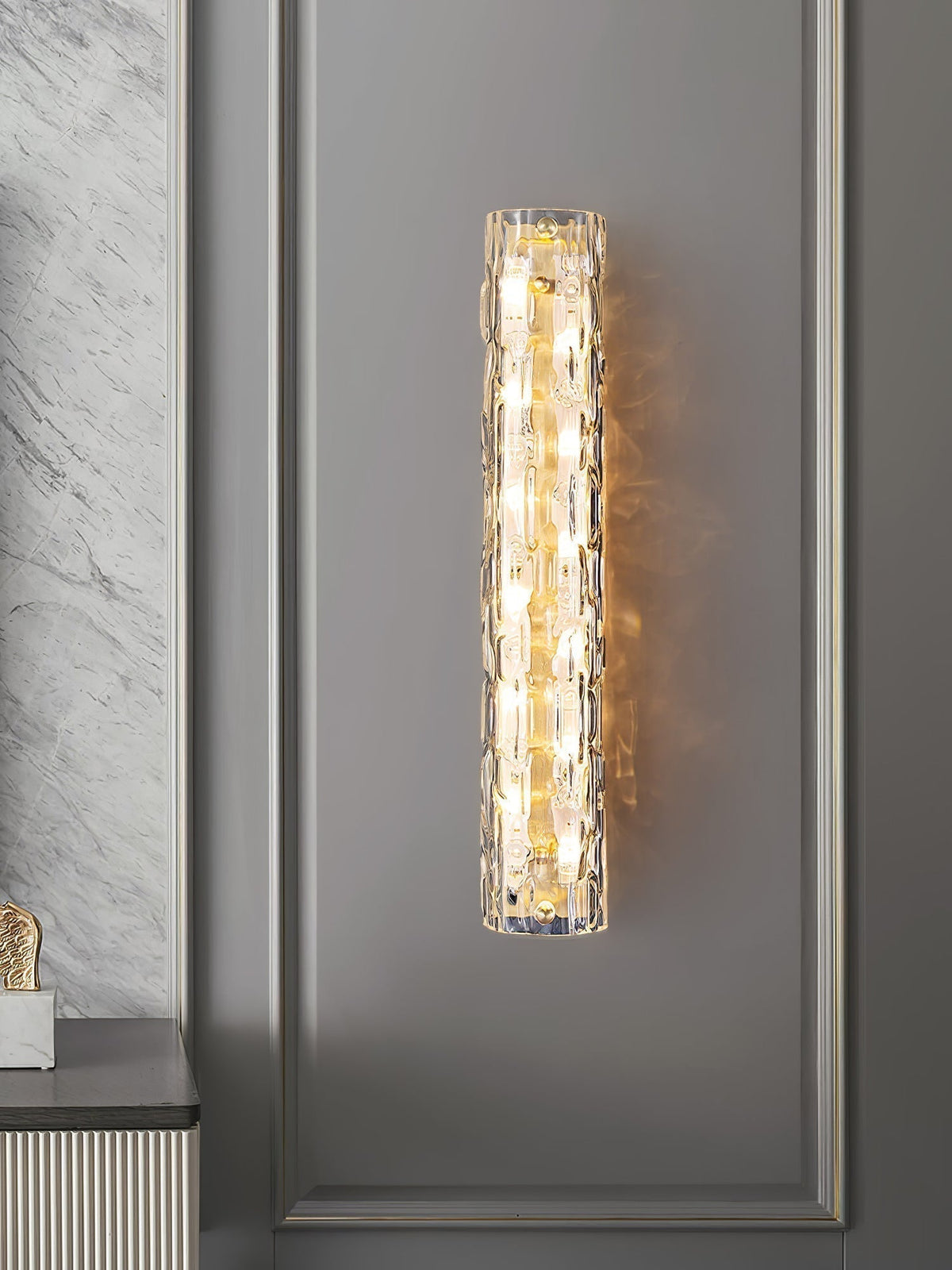 Glas-Wandleuchte aus messingfarbenem Metall, integrierte LED 3000K-6000K, dimmbare integrierte Beleuchtung, Wohnzimmer | Sansoti