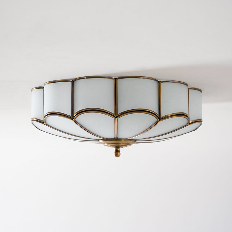 Blumenförmige Deckenlampe aus Glas mit Messing-Finish – Postmodernes Design mit 3, 4 oder 6 Lichtern | Restfield