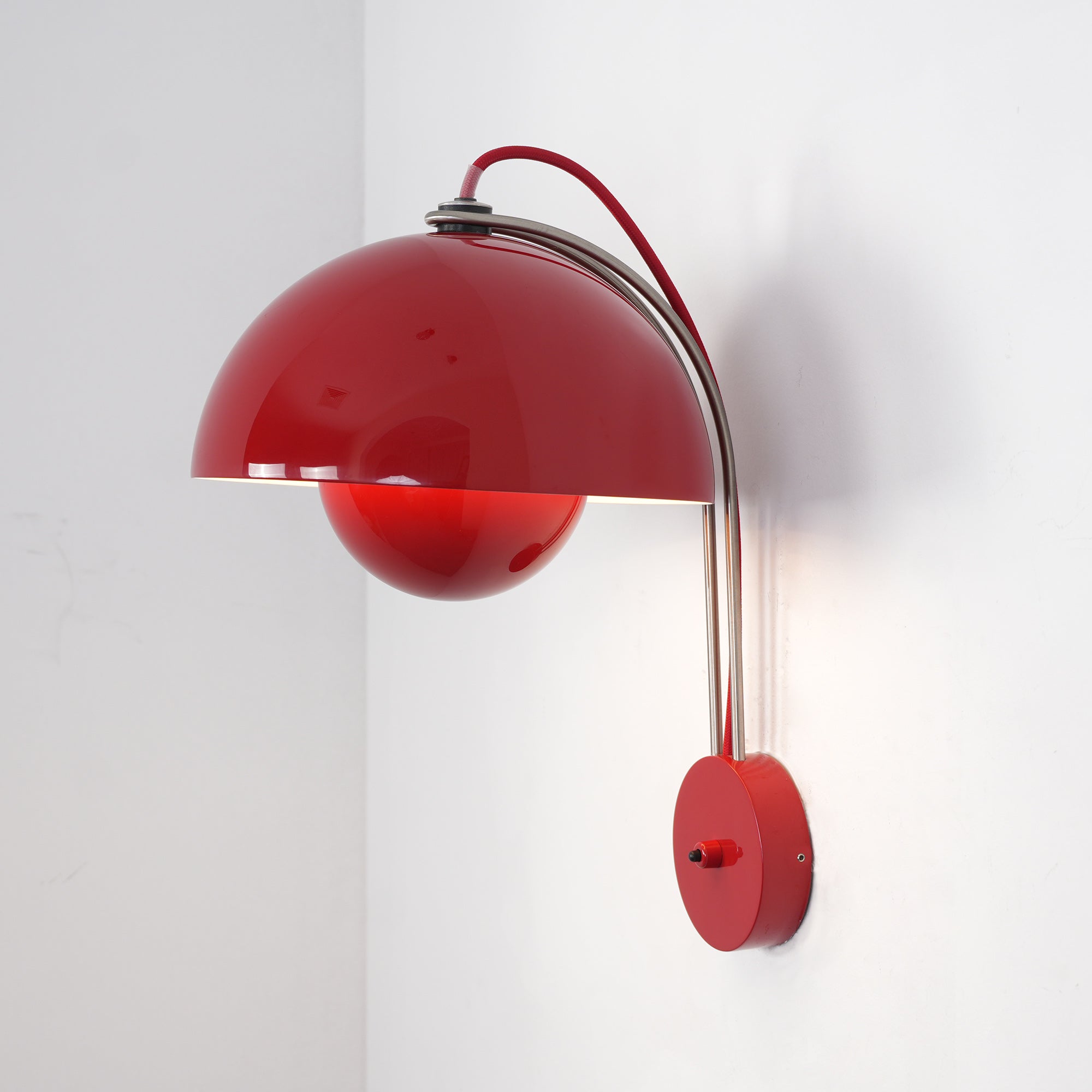 VP9 Wandlamp — Dubbele Koepel Stijlicoon in 13 Kleuren — Dimbaar E26/E27 — Voor Slaapkamer, Gang, Leeshoek | Sansoti
