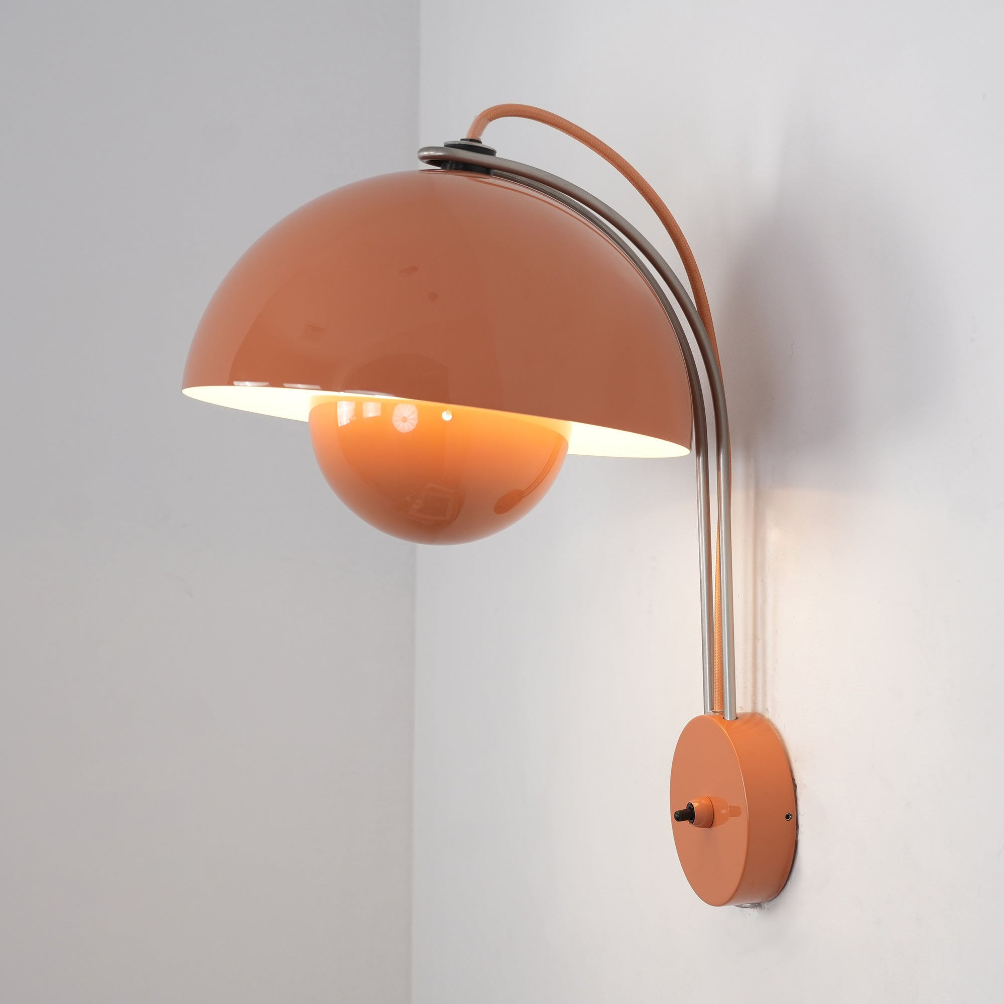 VP9 Wandlamp — Dubbele Koepel Stijlicoon in 13 Kleuren — Dimbaar E26/E27 — Voor Slaapkamer, Gang, Leeshoek | Sansoti