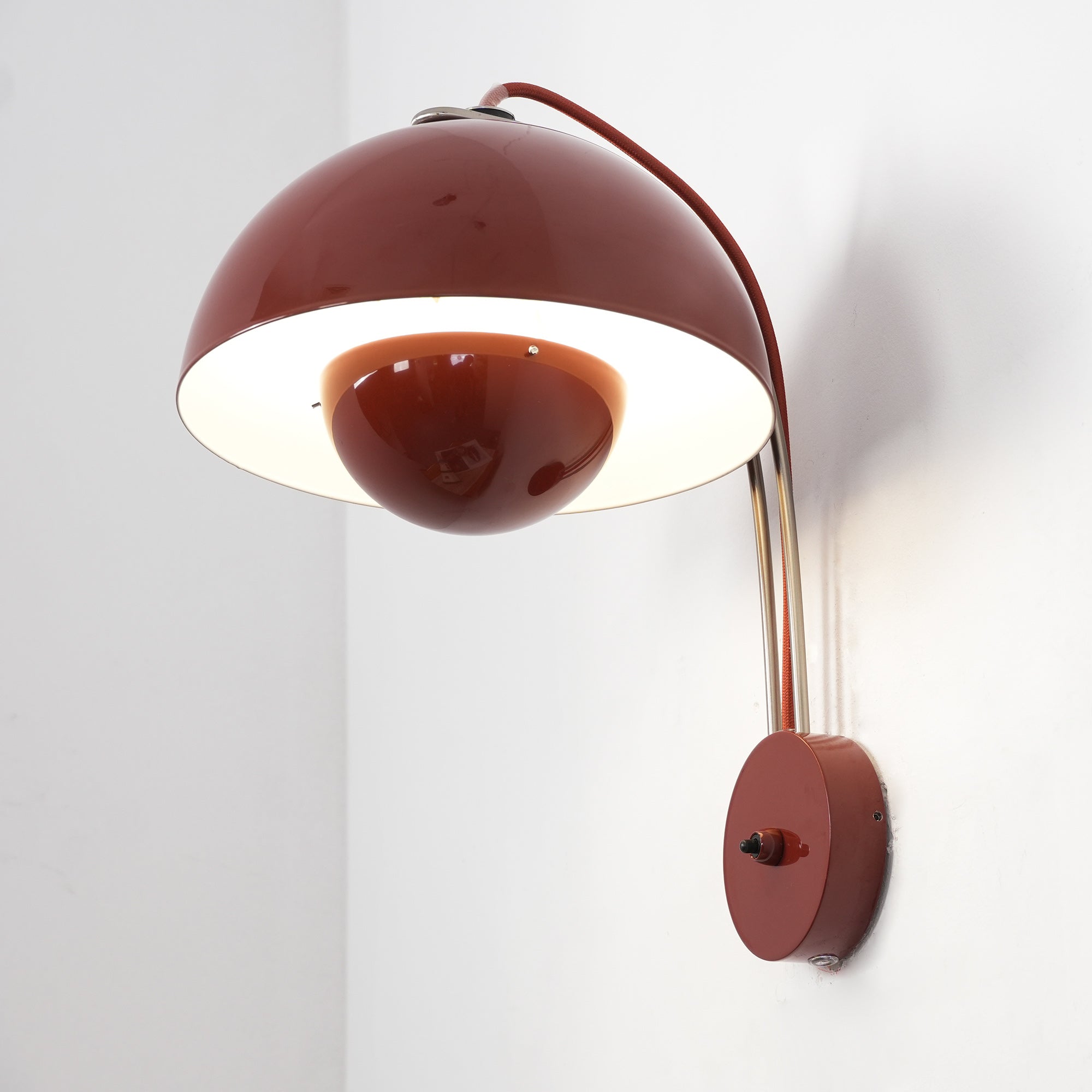VP9 Wandlamp — Dubbele Koepel Stijlicoon in 13 Kleuren — Dimbaar E26/E27 — Voor Slaapkamer, Gang, Leeshoek | Sansoti