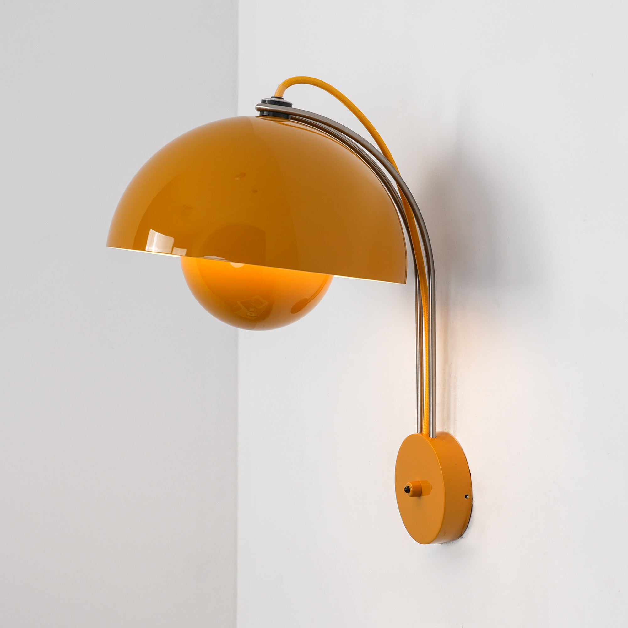 VP9 Wandlamp — Dubbele Koepel Stijlicoon in 13 Kleuren — Dimbaar E26/E27 — Voor Slaapkamer, Gang, Leeshoek | Sansoti
