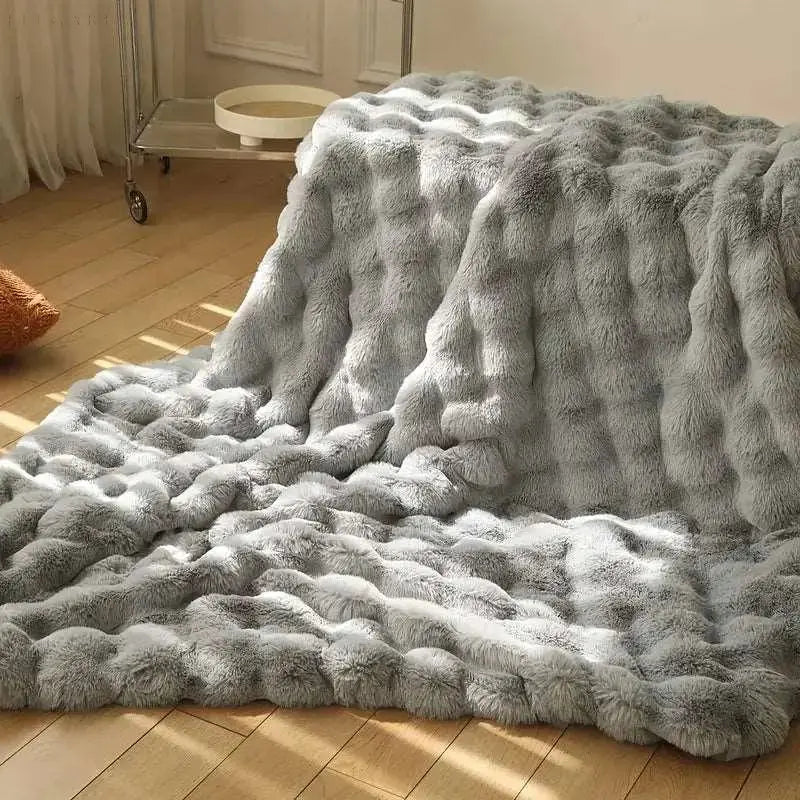 Kuschelig weiche Fleecedecke mit Blasentextur für Sofa und Bett - Winterwärme, dekorative Decke im skandinavischen Stil | Sansoti