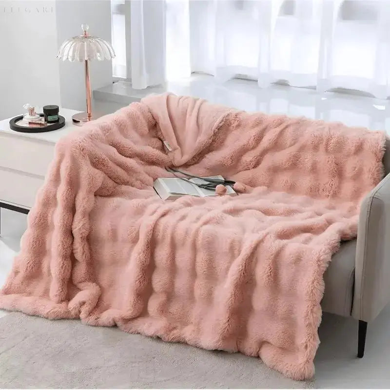 Kuschelig weiche Fleecedecke mit Blasentextur für Sofa und Bett - Winterwärme, dekorative Decke im skandinavischen Stil | Sansoti