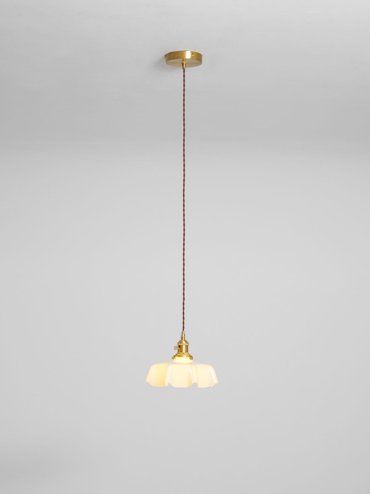 Geplooide Glazen Hanglamp met Messing Armatuur — Vintage Franse Stijl in Wit, Beige, Roze of Blauw — Verstelbare Kabel 150 cm | Sansoti