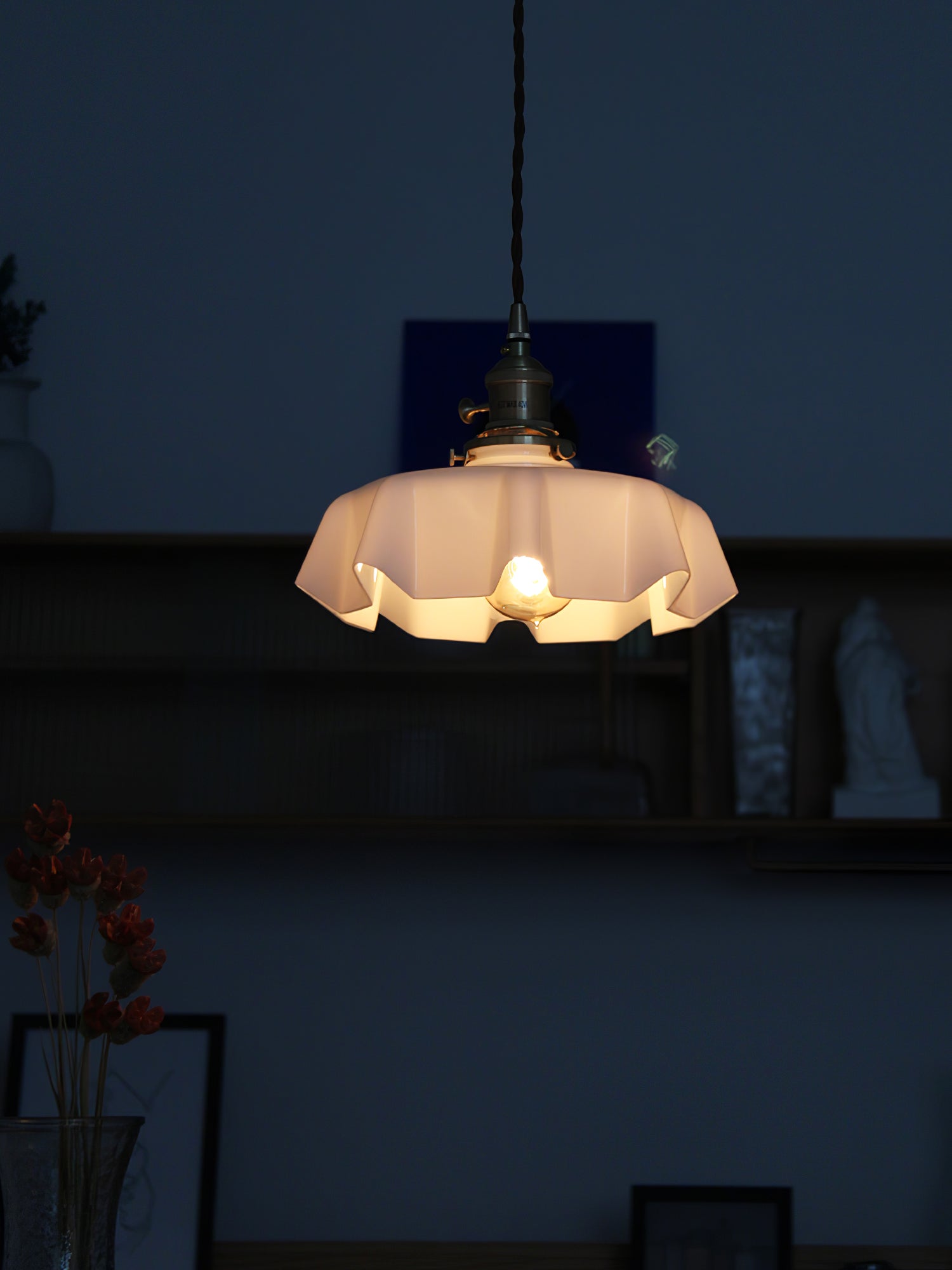 Geplooide Glazen Hanglamp met Messing Armatuur — Vintage Franse Stijl in Wit, Beige, Roze of Blauw — Verstelbare Kabel 150 cm | Sansoti
