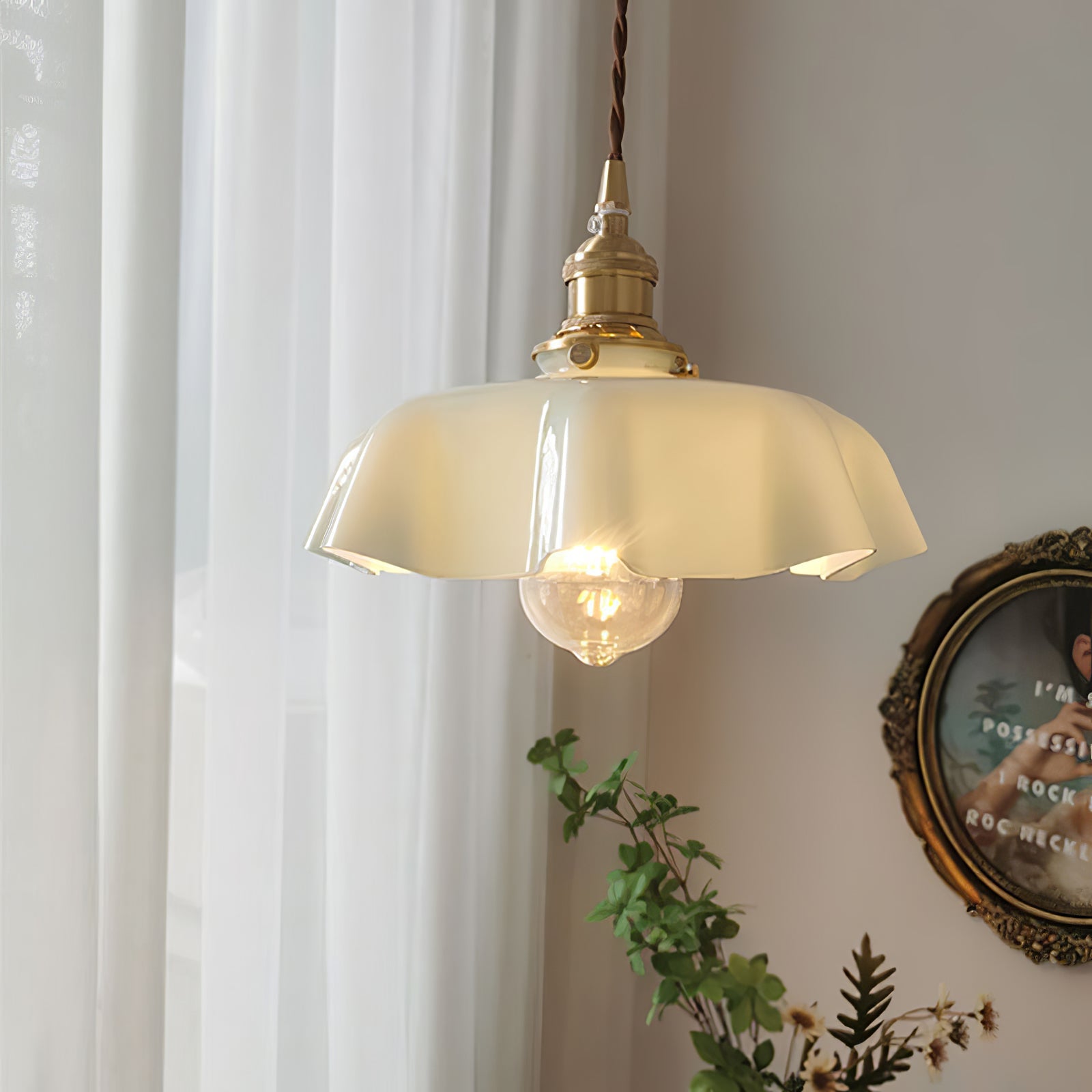Geplooide Glazen Hanglamp met Messing Armatuur — Vintage Franse Stijl in Wit, Beige, Roze of Blauw — Verstelbare Kabel 150 cm | Sansoti