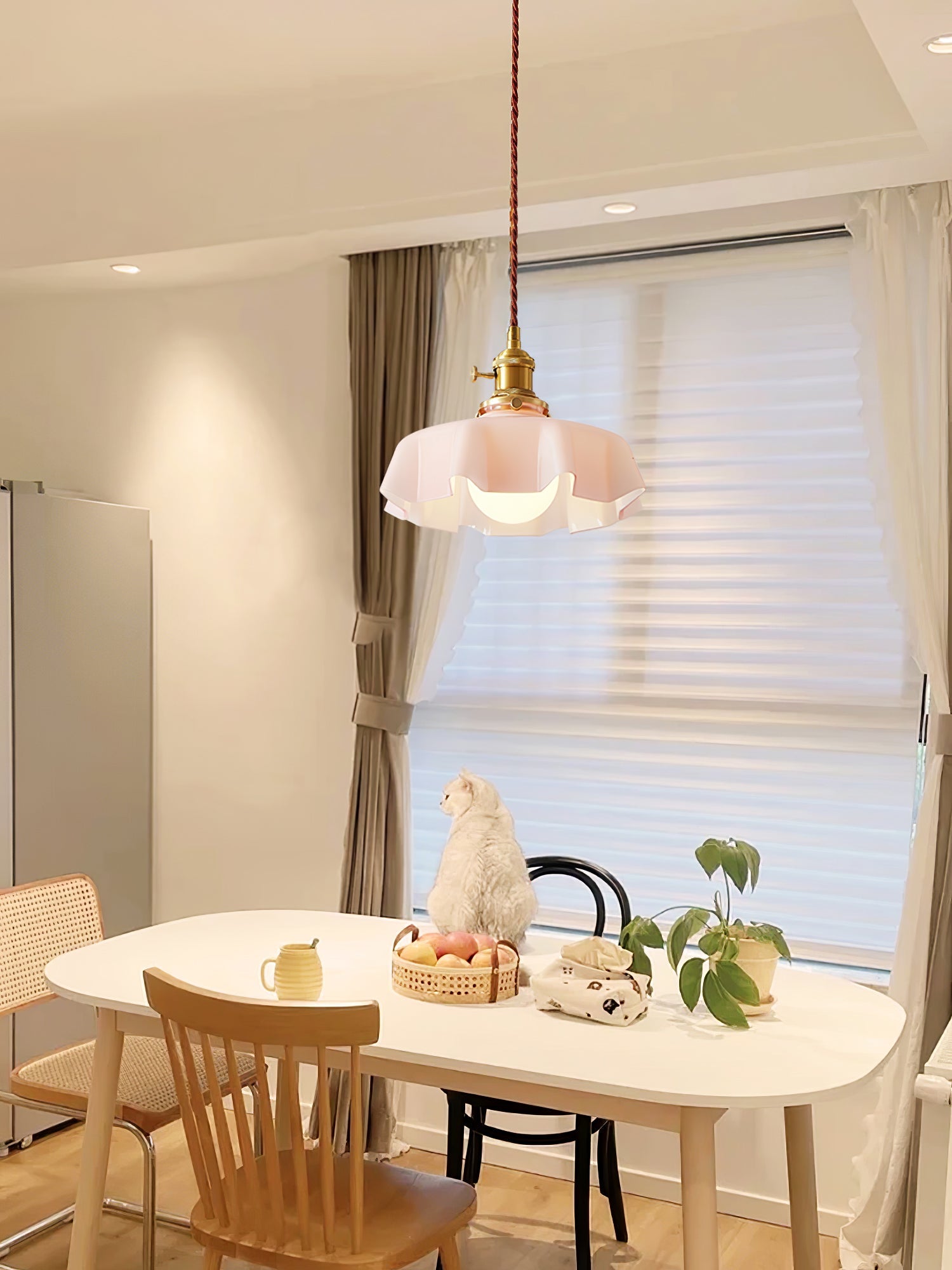 Geplooide Glazen Hanglamp met Messing Armatuur — Vintage Franse Stijl in Wit, Beige, Roze of Blauw — Verstelbare Kabel 150 cm | Sansoti
