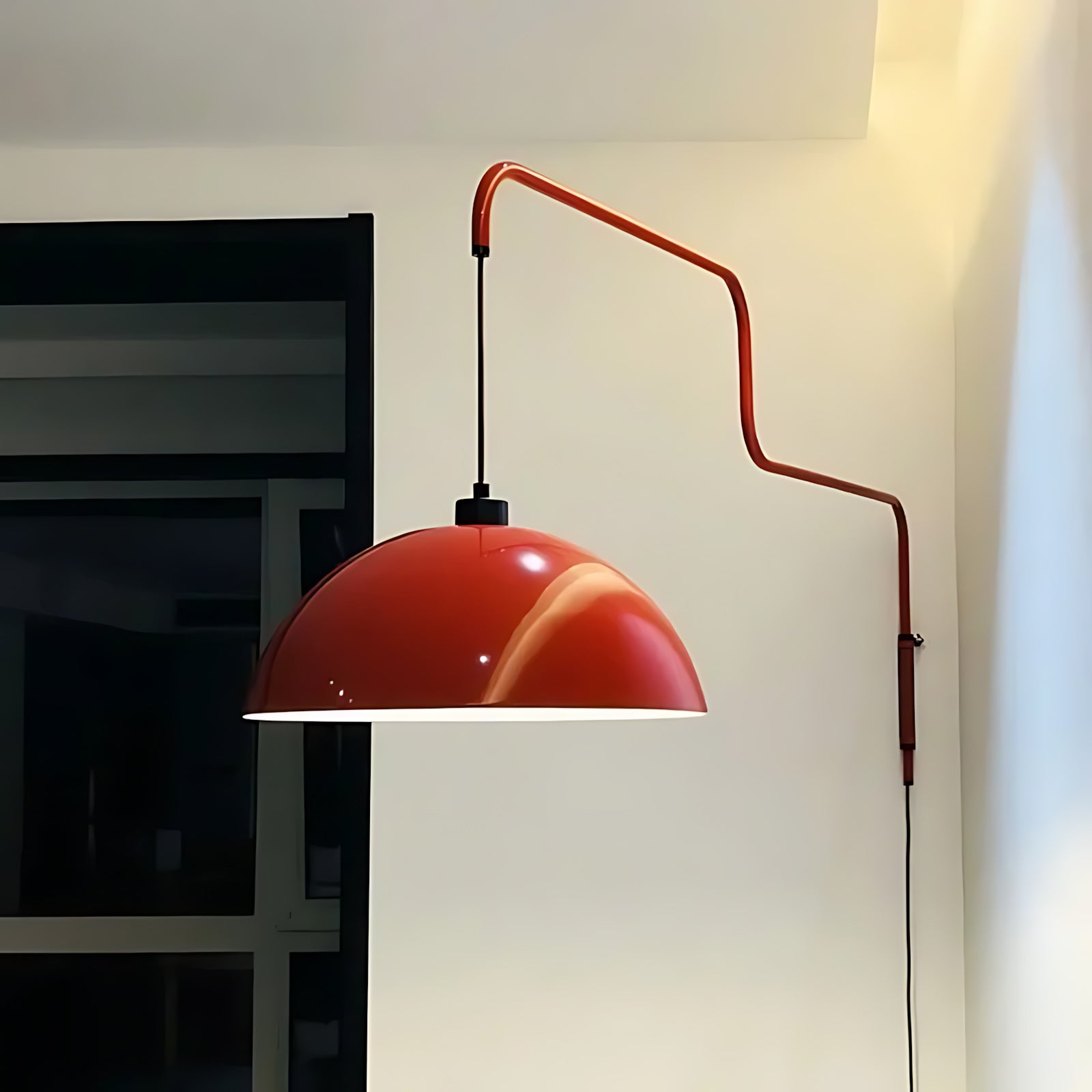 Geometrische Wandlamp Plug-In met Dimfunctie – Rood & Zwart Metalen Design – 3 Maten S/M/L | Sansoti
