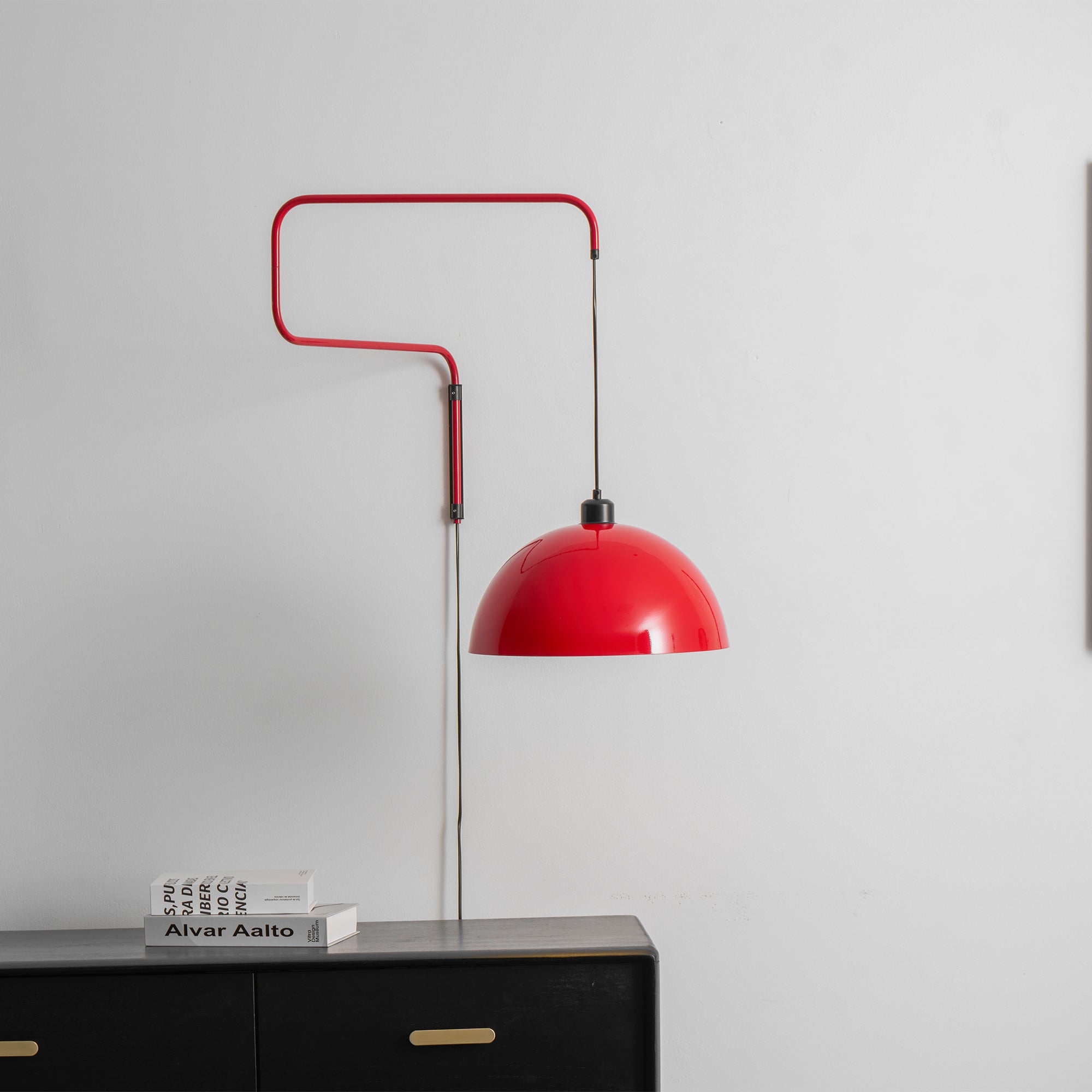 Geometrische Wandlamp Plug-In met Dimfunctie – Rood & Zwart Metalen Design – 3 Maten S/M/L | Sansoti