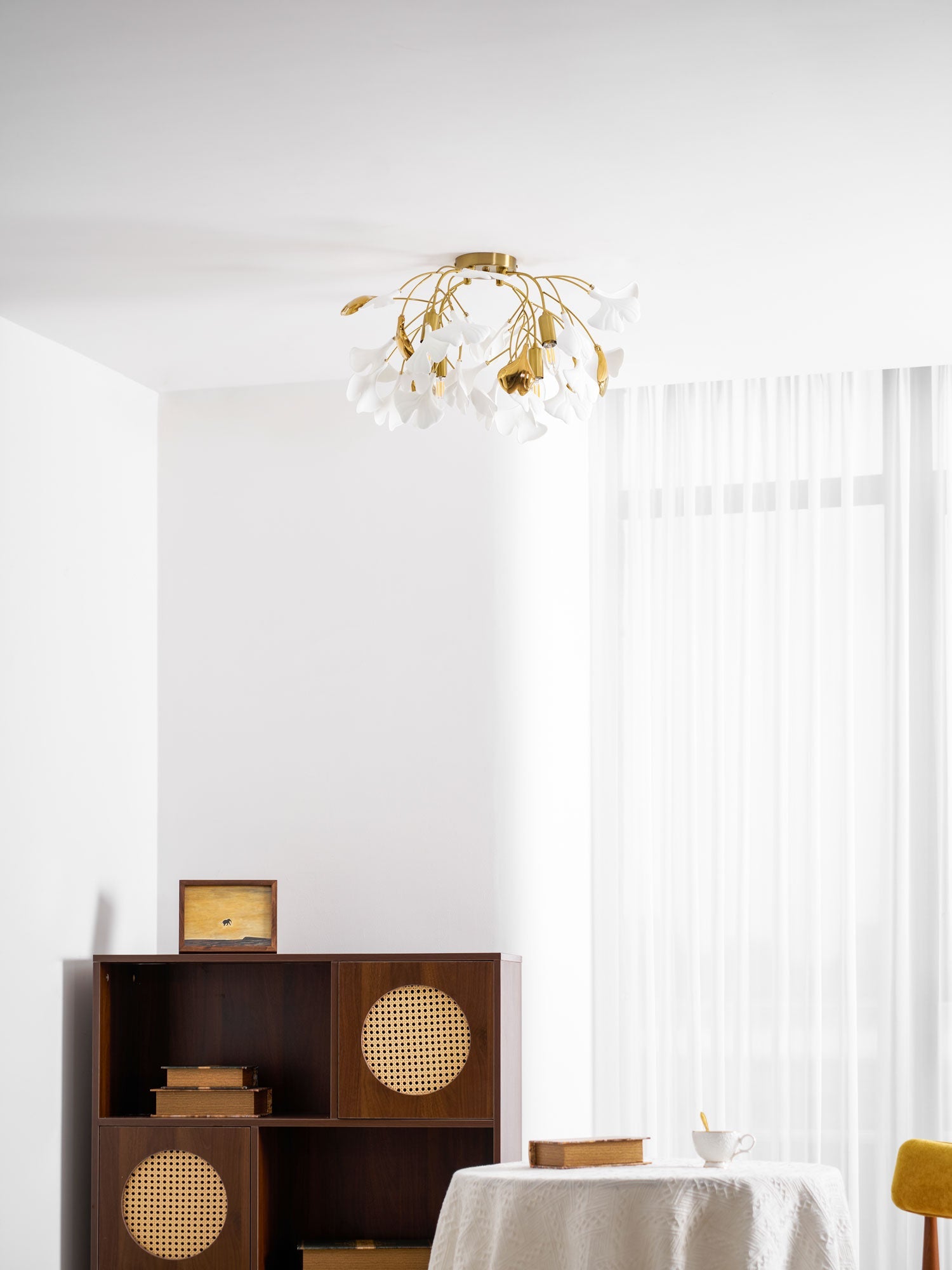 Keramische Hanglamp Ginkgo-Blad – Goudkleurige Armatuur met Witte Bladeren – Modern Natuurgeïnspireerd Design voor Woonkamer Eetkamer Slaapkamer | Sansoti