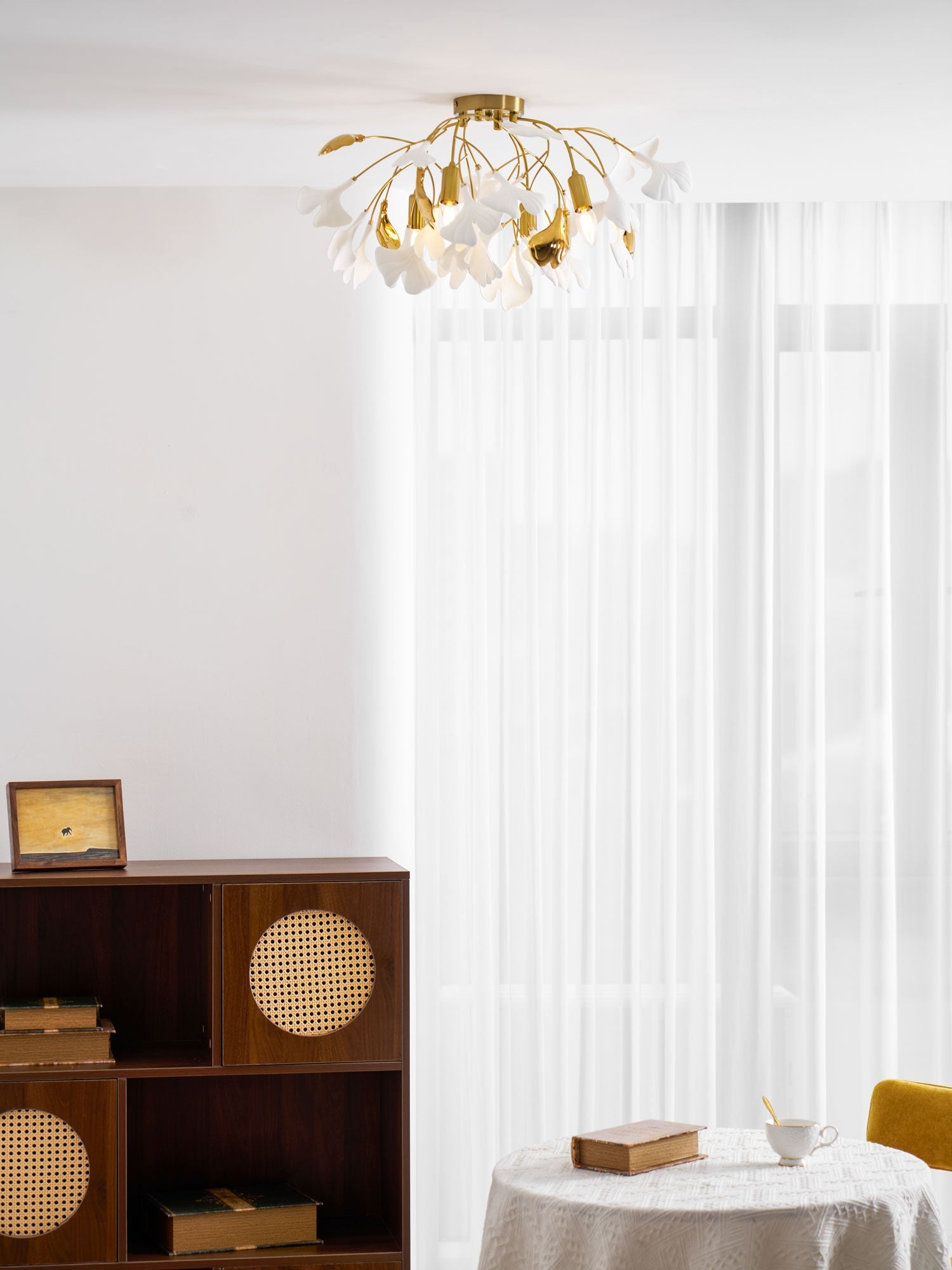 Keramische Hanglamp Ginkgo-Blad – Goudkleurige Armatuur met Witte Bladeren – Modern Natuurgeïnspireerd Design voor Woonkamer Eetkamer Slaapkamer | Sansoti