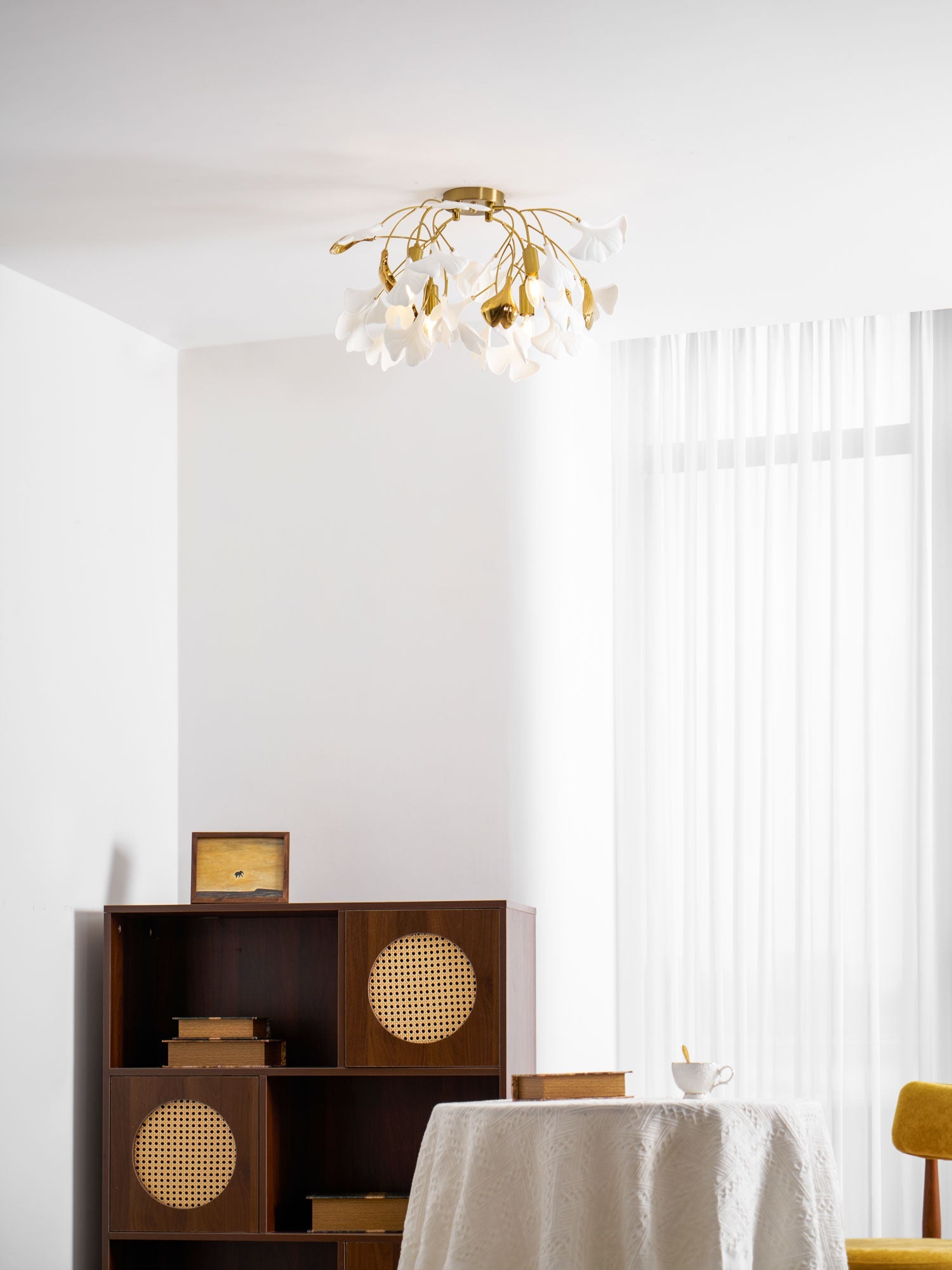 Keramische Hanglamp Ginkgo-Blad – Goudkleurige Armatuur met Witte Bladeren – Modern Natuurgeïnspireerd Design voor Woonkamer Eetkamer Slaapkamer | Sansoti
