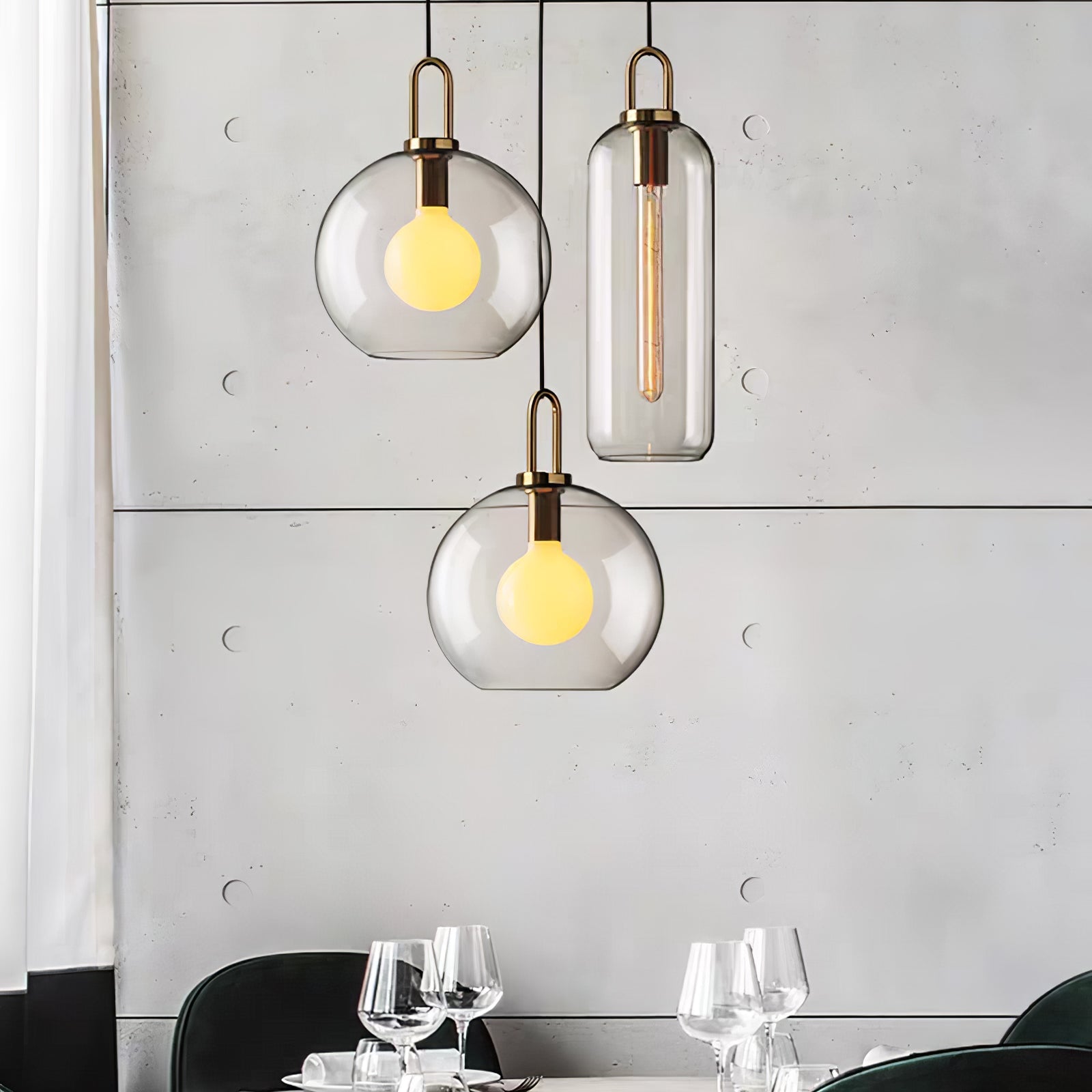 Glazen Hanglamp met Koperen Afwerking – Capsule & Sphere Vormen | Sansoti