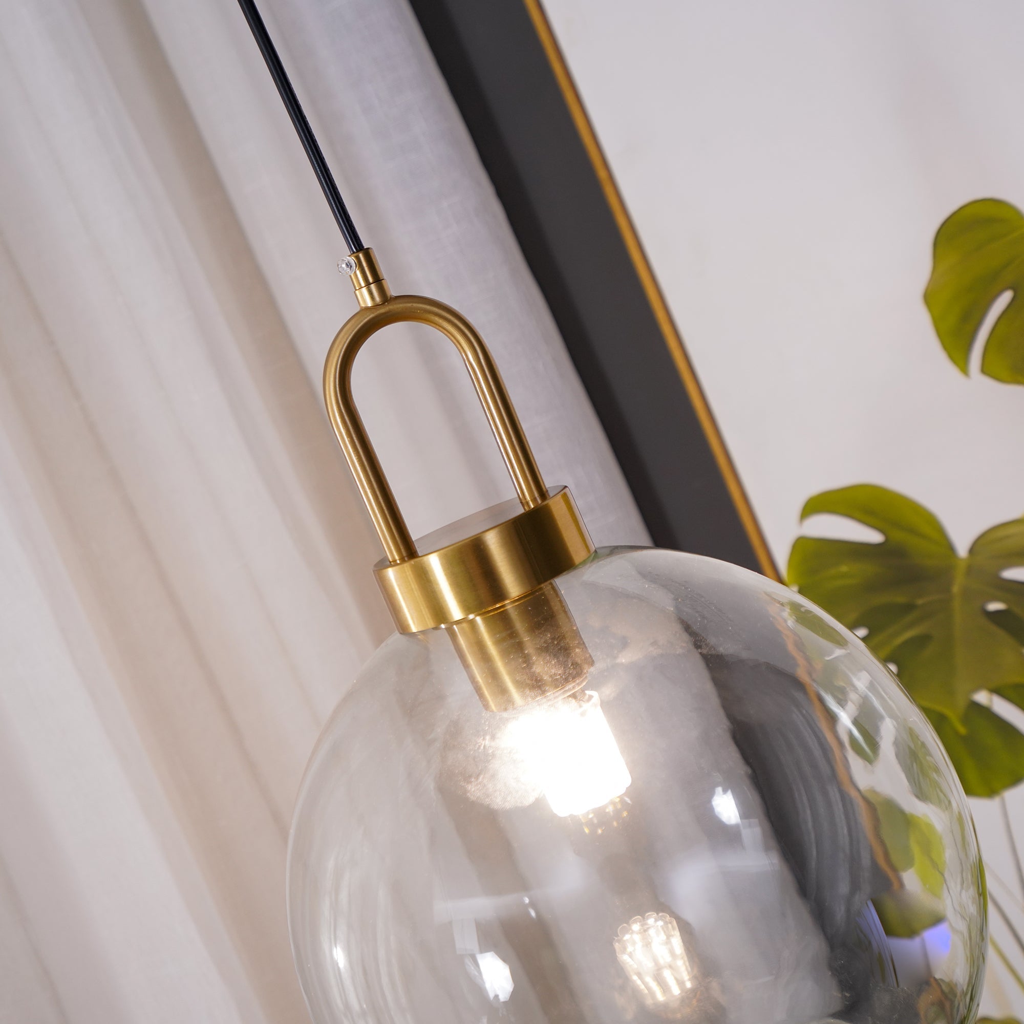 Glazen Hanglamp met Koperen Afwerking – Capsule & Sphere Vormen | Sansoti