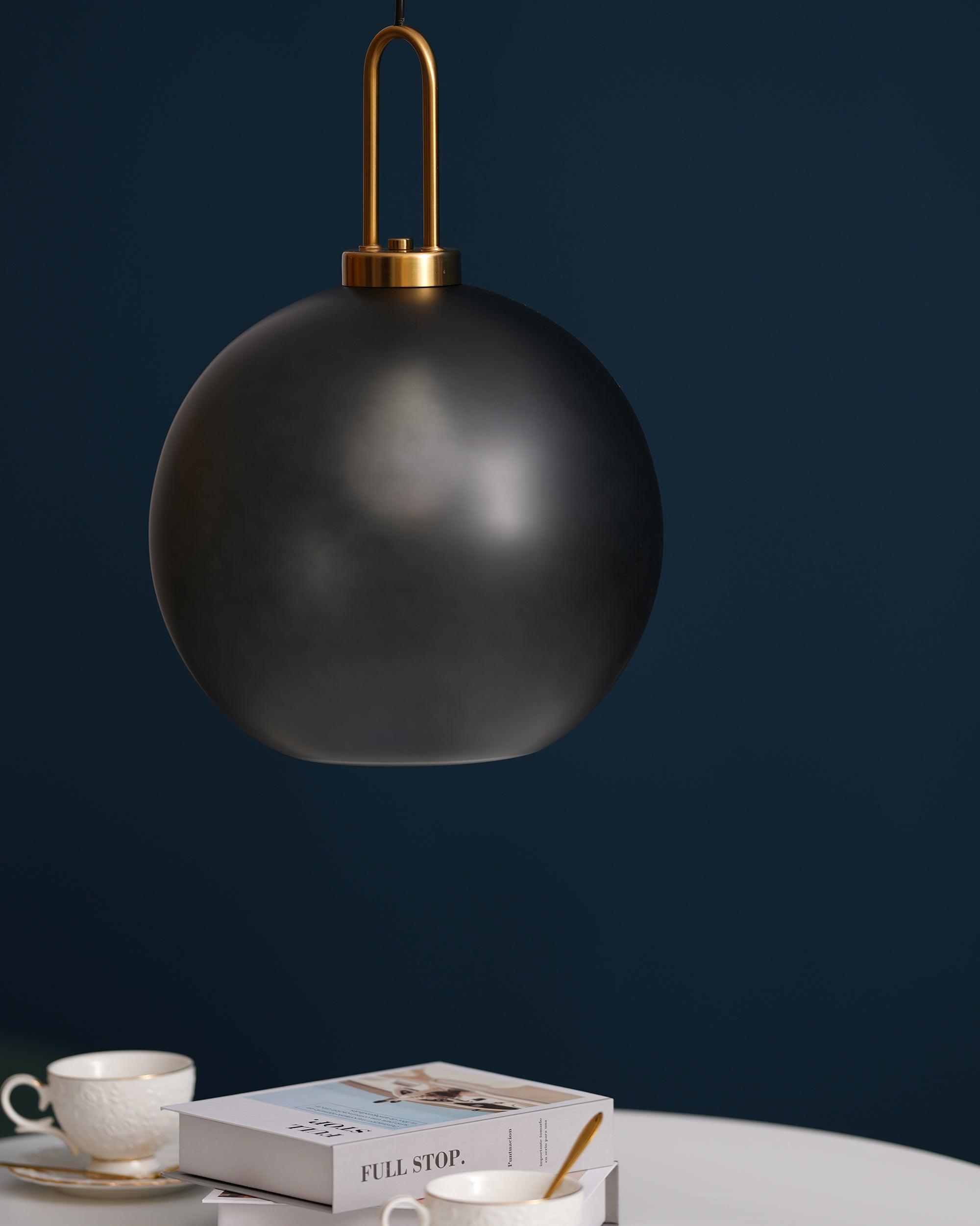 Glazen Hanglamp met Koperen Afwerking – Capsule & Sphere Vormen | Sansoti