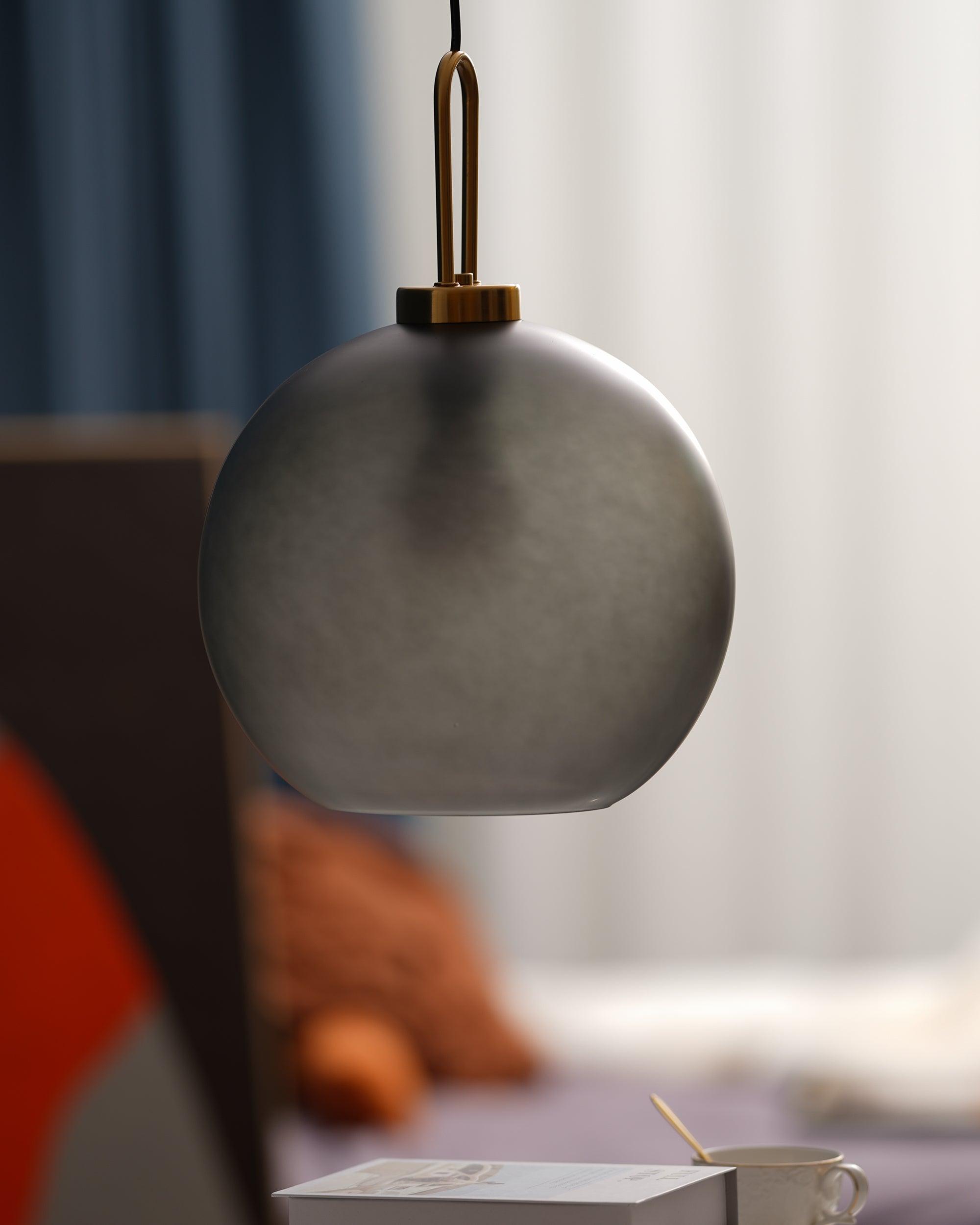 Glazen Hanglamp met Koperen Afwerking – Capsule & Sphere Vormen | Sansoti