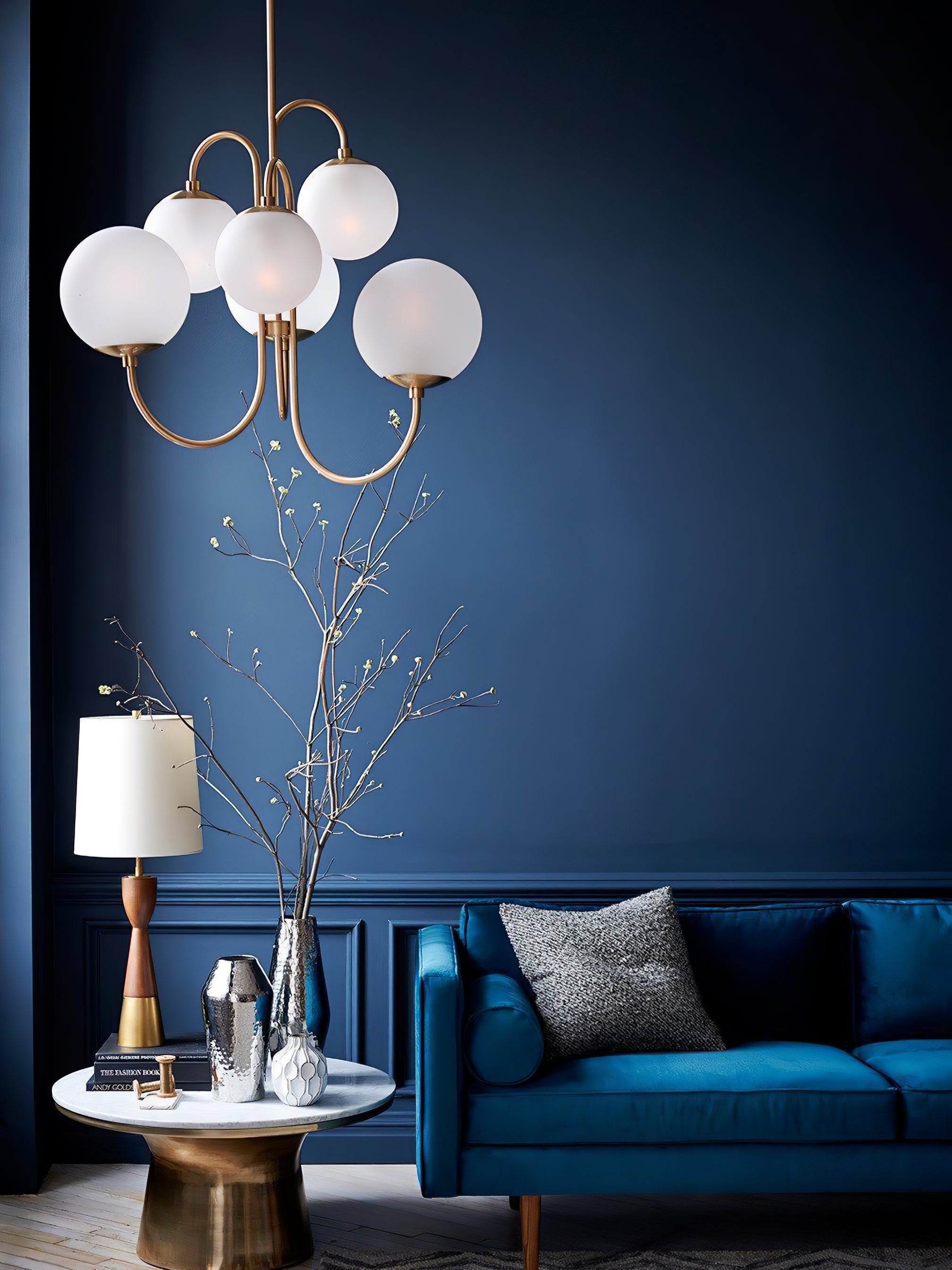 Zwanenhals Kroonluchter Ø76 cm – 8-Lichts Hanglamp met Glazen Bollen Goud/Zwart | Sansoti