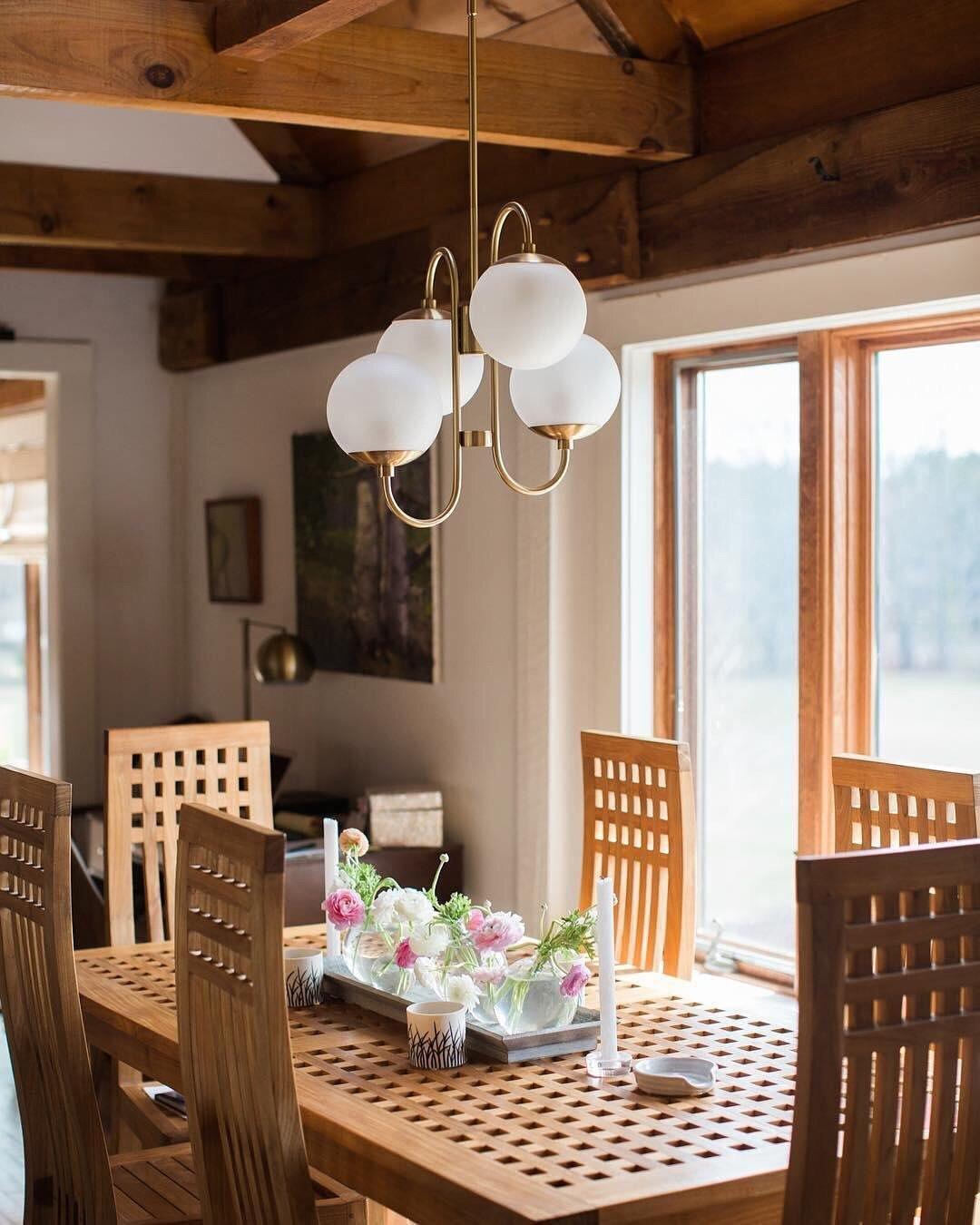 Zwanenhals Kroonluchter Ø76 cm – 8-Lichts Hanglamp met Glazen Bollen Goud/Zwart | Sansoti