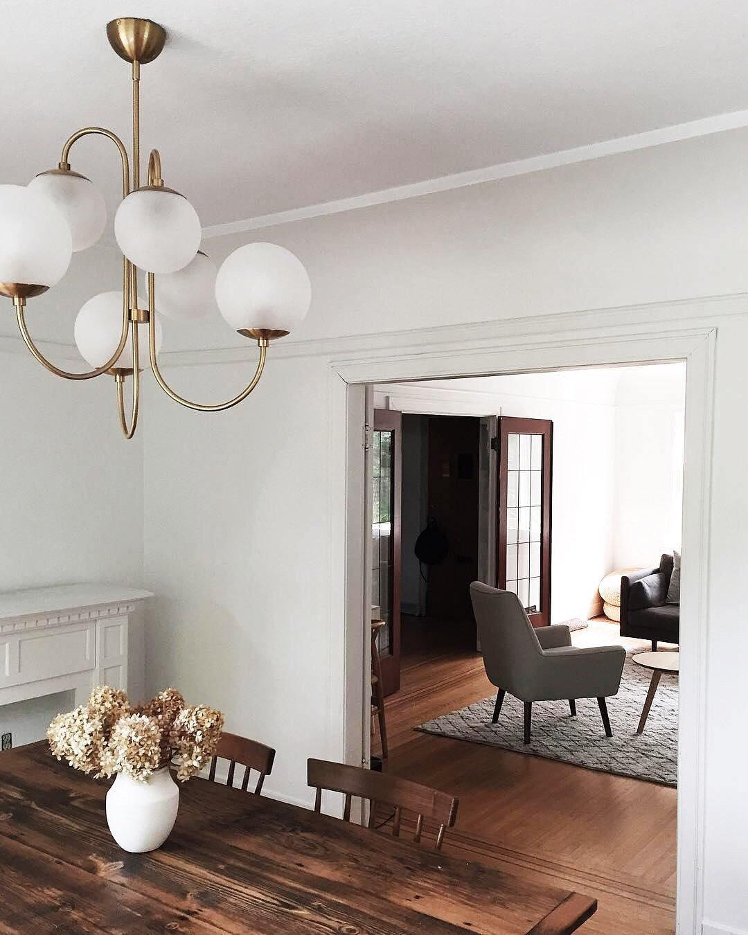 Zwanenhals Kroonluchter Ø76 cm – 8-Lichts Hanglamp met Glazen Bollen Goud/Zwart | Sansoti