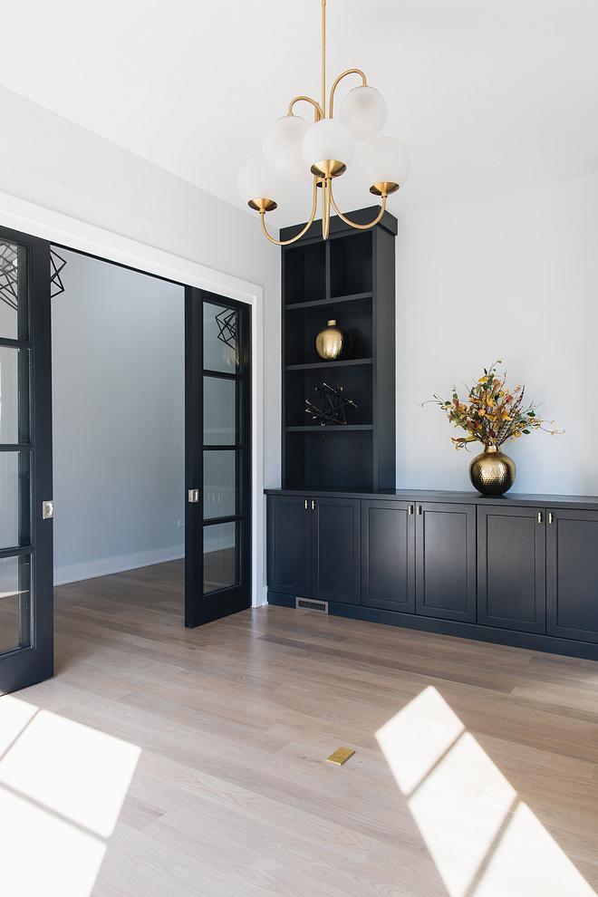 Zwanenhals Kroonluchter Ø76 cm – 8-Lichts Hanglamp met Glazen Bollen Goud/Zwart | Sansoti