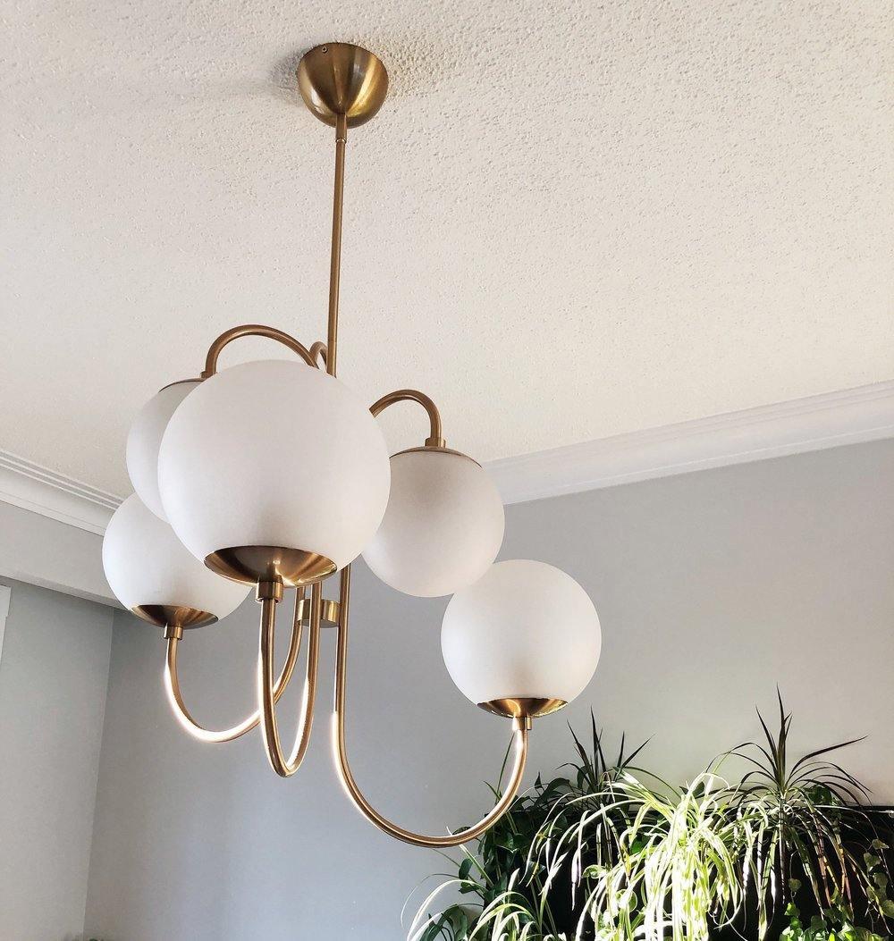 Zwanenhals Kroonluchter Ø76 cm – 8-Lichts Hanglamp met Glazen Bollen Goud/Zwart | Sansoti