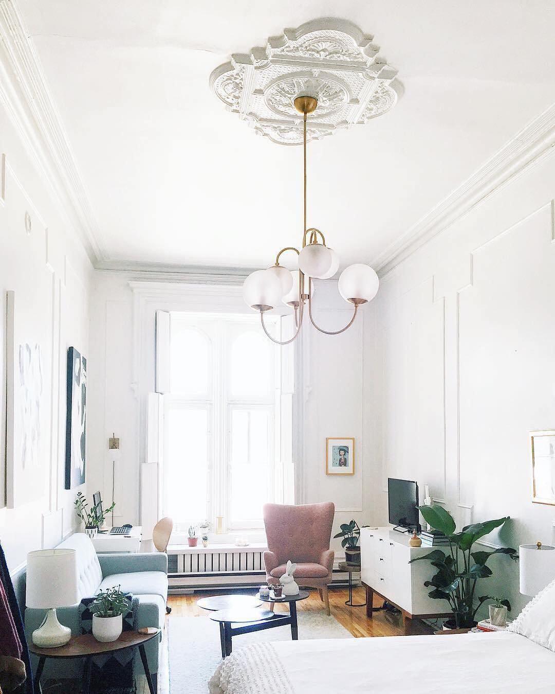 Zwanenhals Kroonluchter Ø76 cm – 8-Lichts Hanglamp met Glazen Bollen Goud/Zwart | Sansoti
