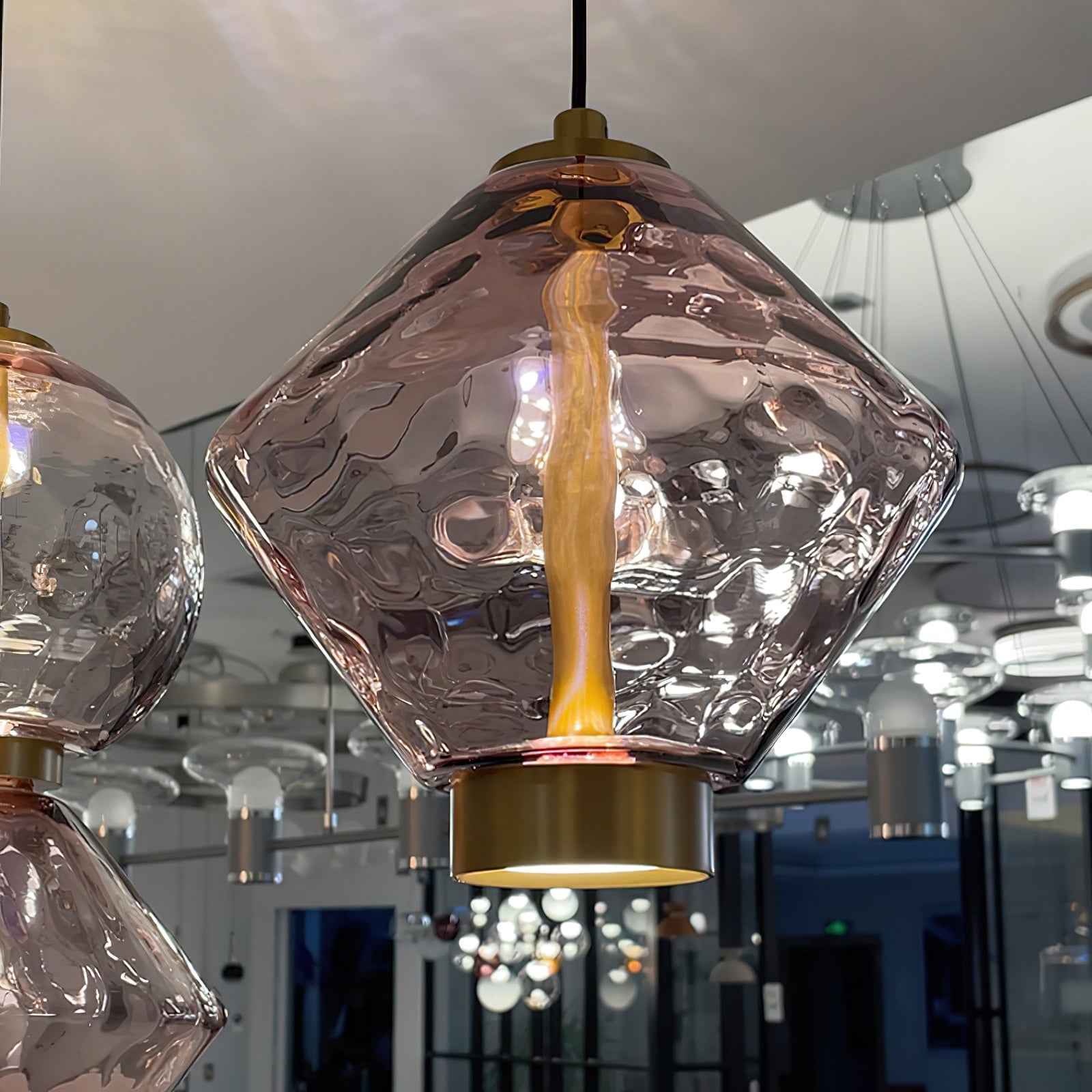 Hanglamp met Gekleurde Glazen Bol – Modern Design voor Eetkamer en Keuken | Sansoti