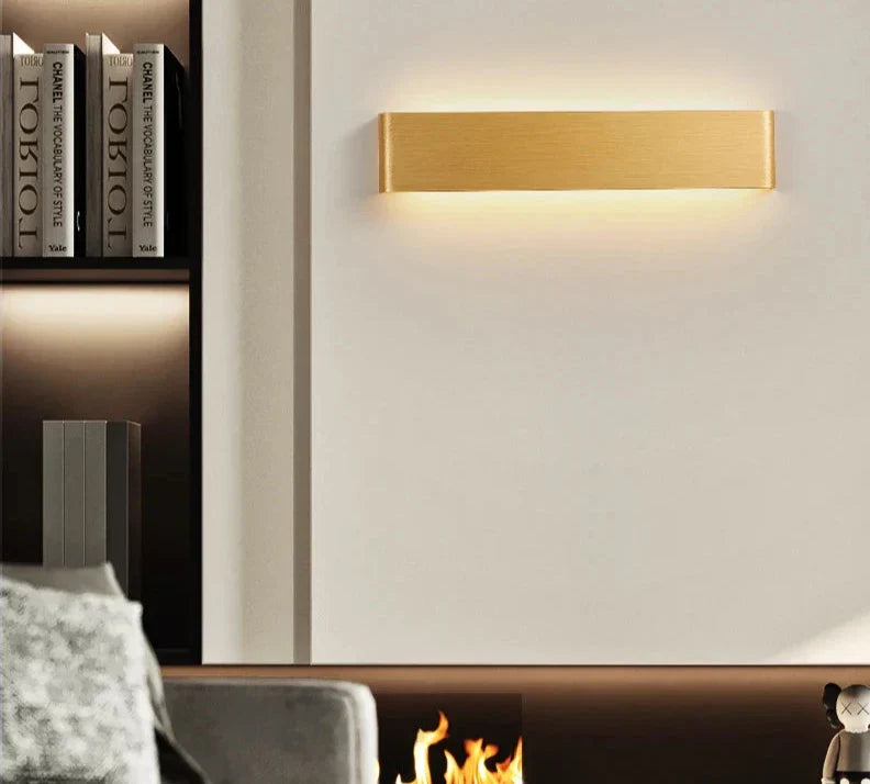 Ultra-dunne design wandlamp APHRODITE — moderne aluminium LED-wandverlichting met acryl kap | Sansoti