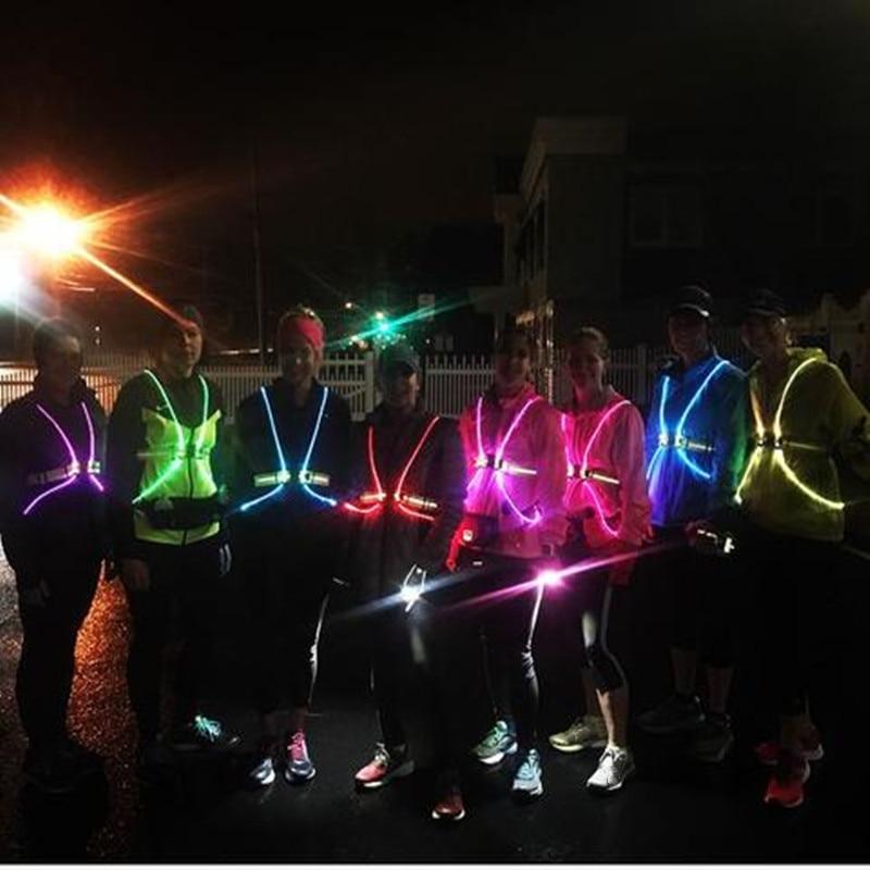 Reflecterend Hardloopvest met LED-verlichting | 360° Zichtbaarheid | Verstelbaar | Voor Hardlopen, Wielrennen, Wandelen | Waterdicht & Lichtgewicht Veiligheidsvest | Sansoti