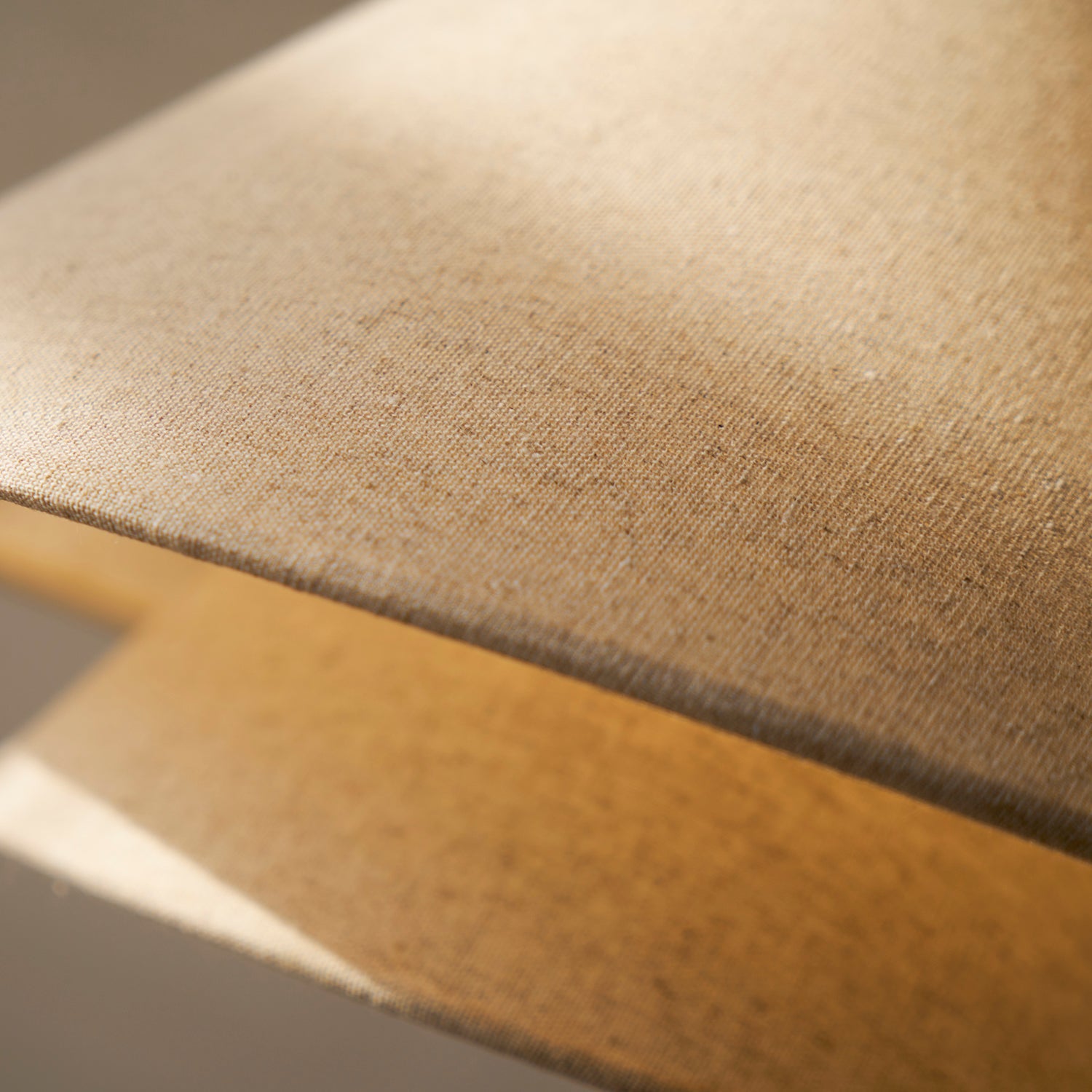 Luxuriöse Stehleuchte mit doppeltem Stoffschirm und Holzdetails – 155 cm hohes Design-Statement | Restfield